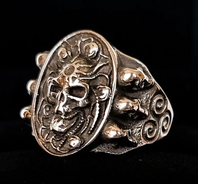 Memento Mori Signet Ring – Skull Shield – Seat of the...