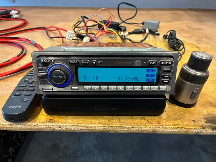Sony - CDX-C90 Audio radio | Barnebys