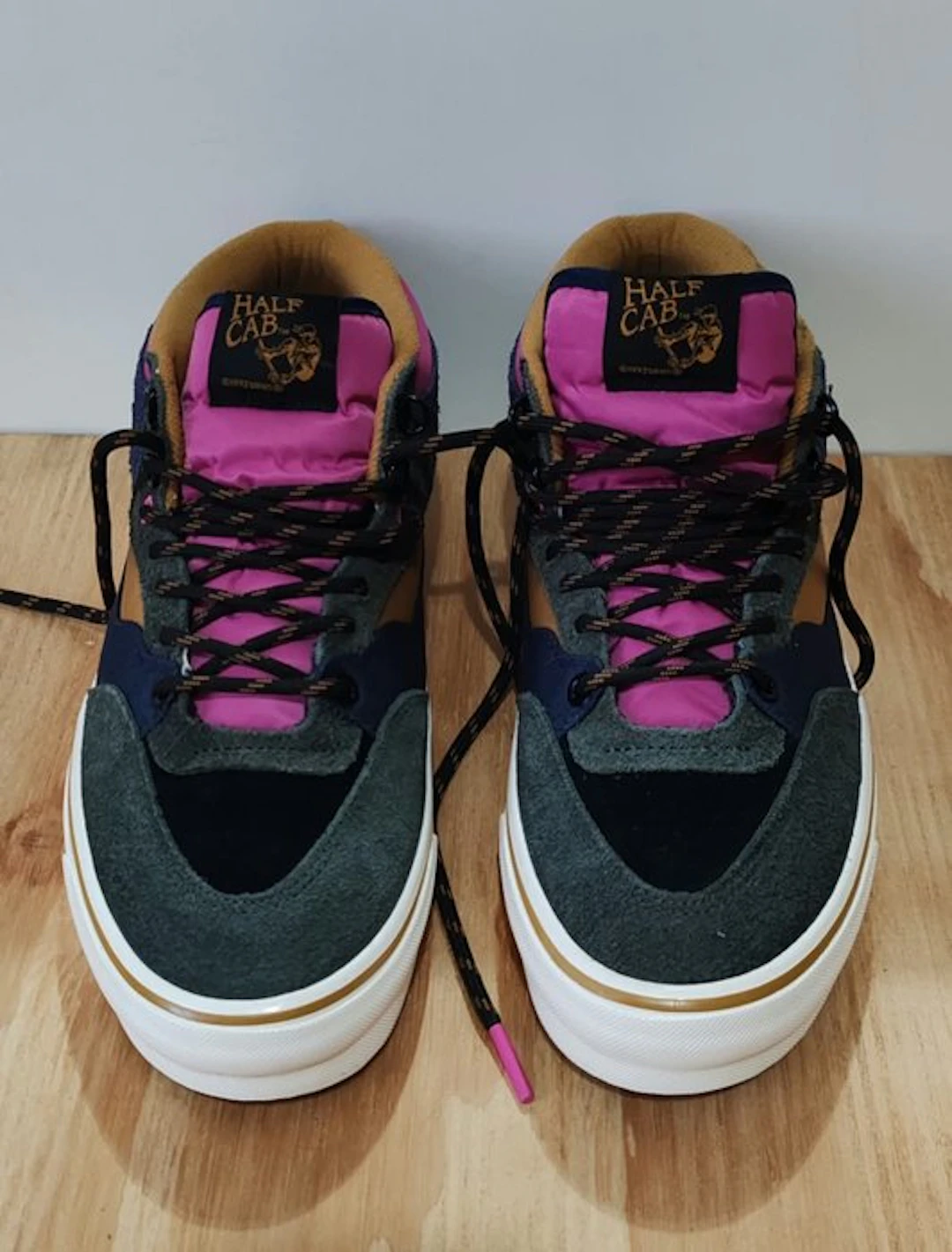 Vans - Low-top trainers - Size: EU 43 - New with tags