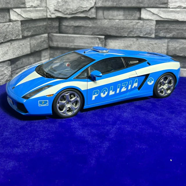 Autoart 1:18 - Model car - AUTOart Millennium 1:18...