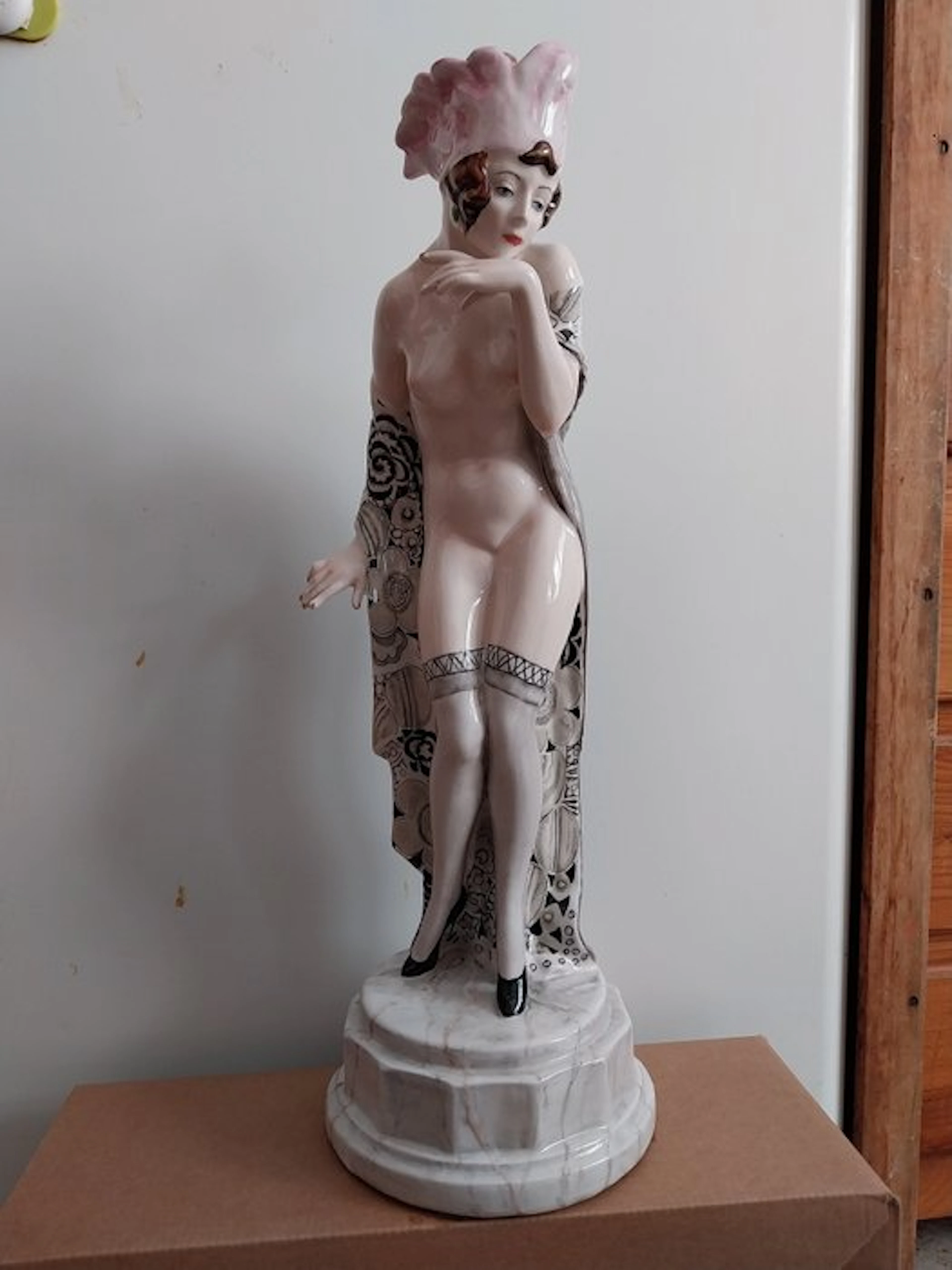 Goldscheider - Figurine - La promessa di Vienna. - Earthenware
