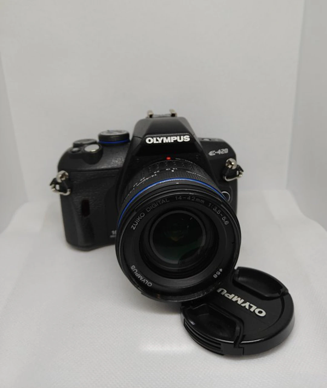 Olympus E-420 + 14-42mm + 2GB XD Digital reflex camera (DSLR)