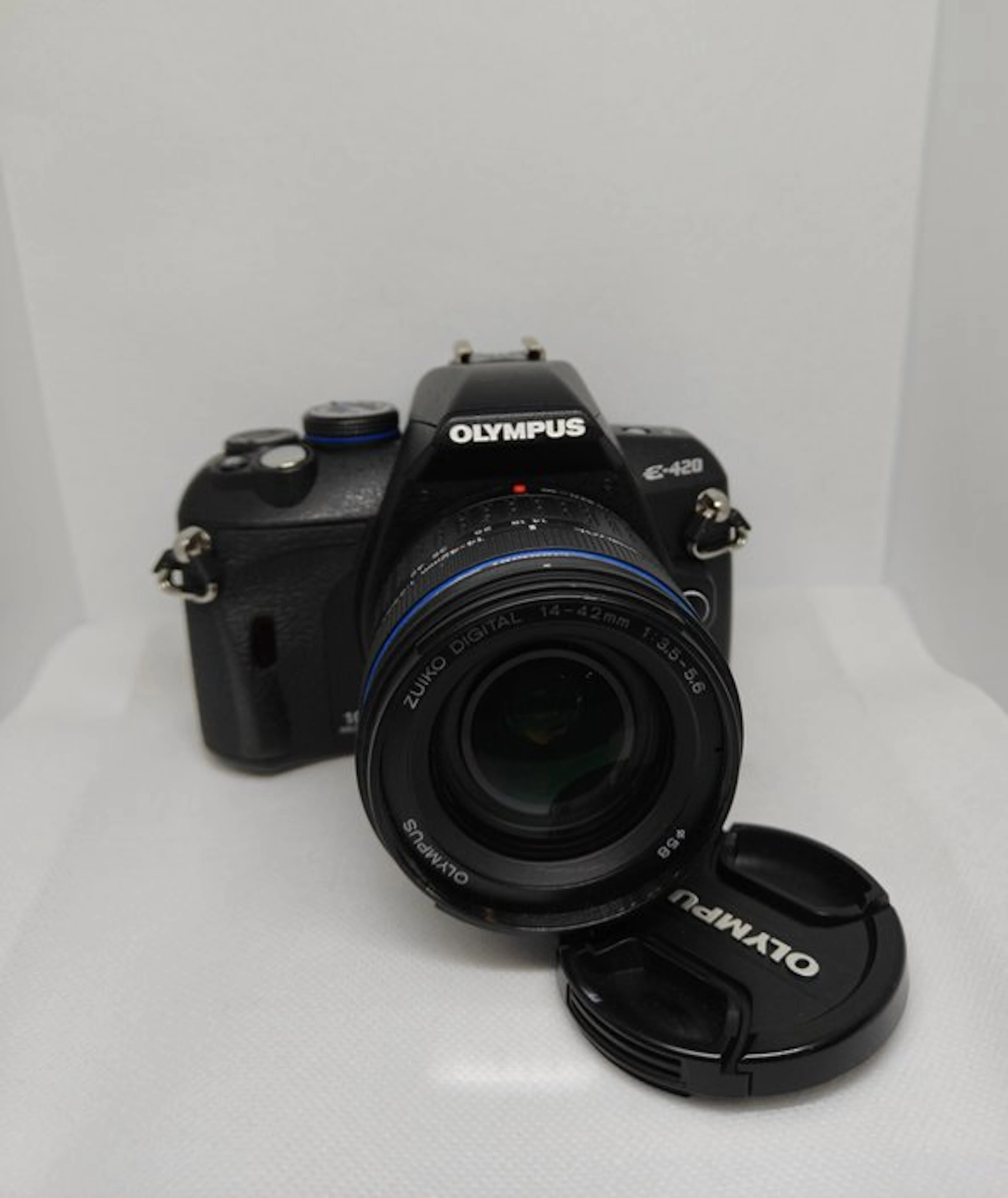 Olympus E-420 + 14-42mm + 2GB XD Digital reflex camera (DSLR)