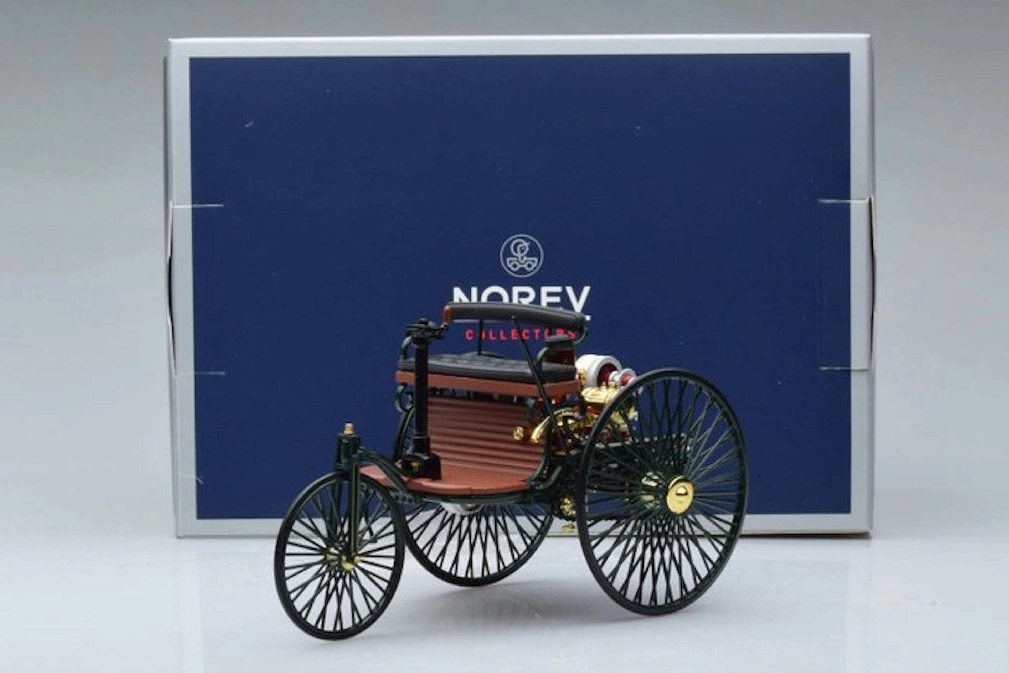 Norev 1:18 - Model car - Benz Patent-Motorwagen 1886