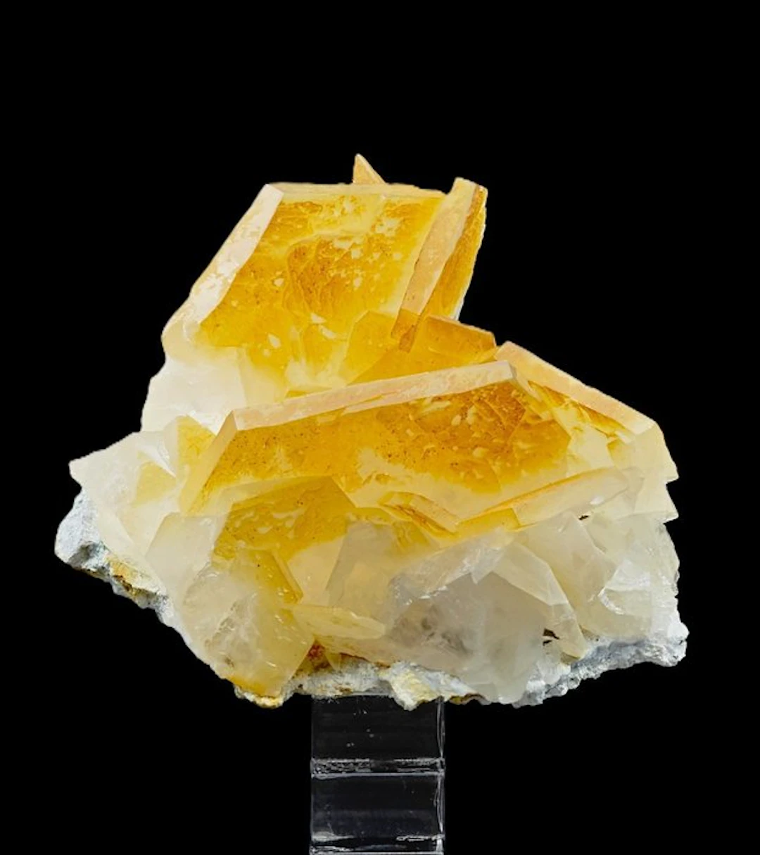 NEW: HEXAGONAL YELLOW CALCITE