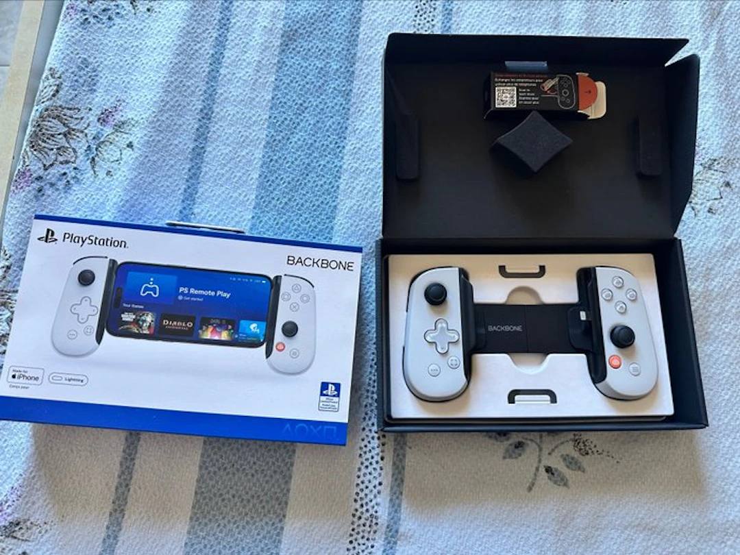 Sony - Blackbone controller edizione play station - Video...