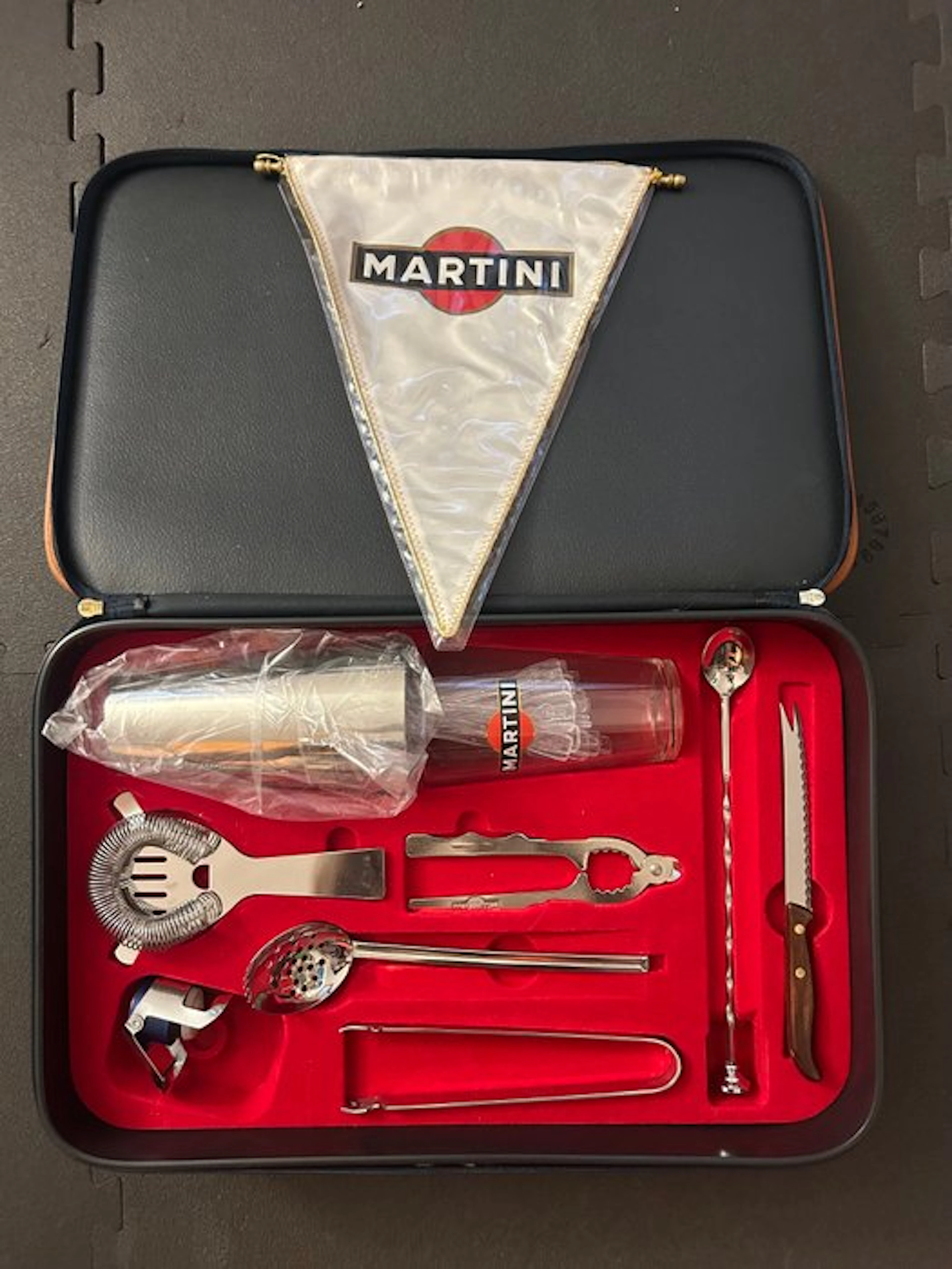 Martini - Cocktail shaker (10) - Metal, Plastic, Glass, Leather