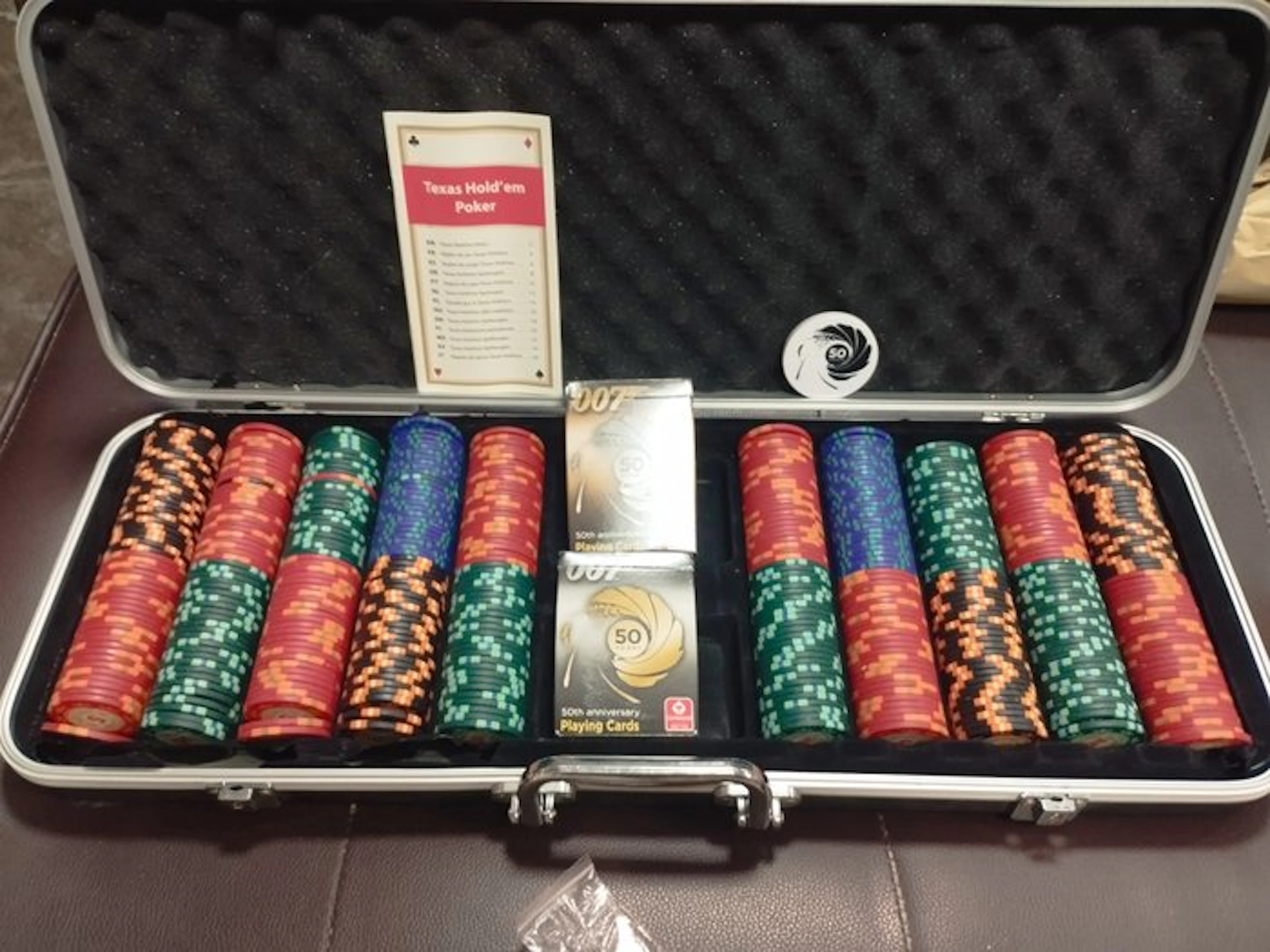 James Bond, Maletín poker número 2061/3000 of 007