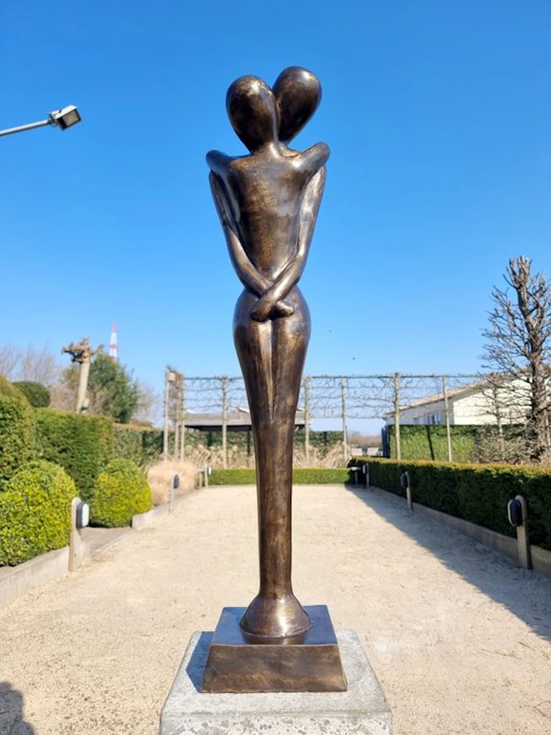 Statue, omhelzend koppel - 83 cm - Bronze