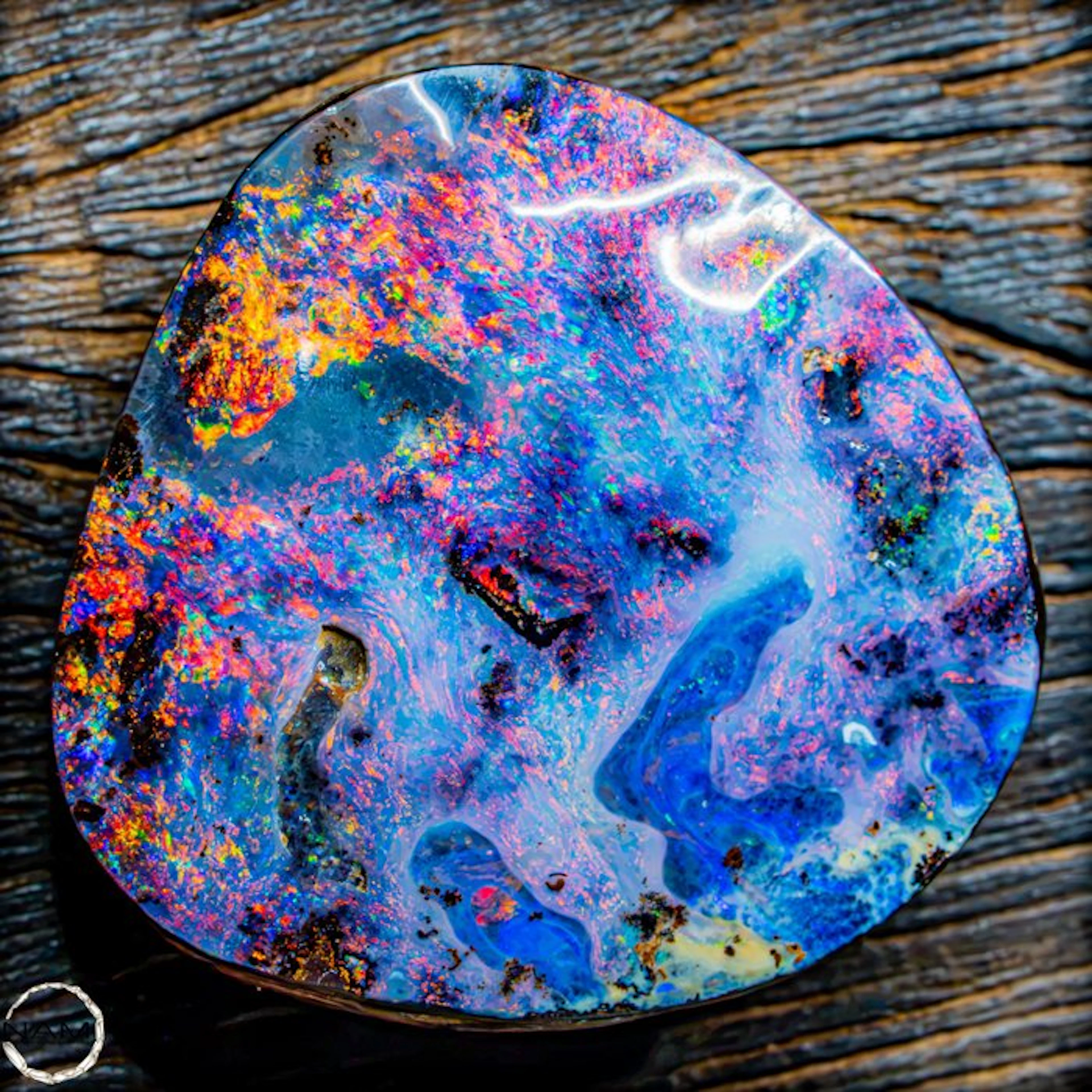 Australian Boulder Opal Pendant – Radiant Play of Color...