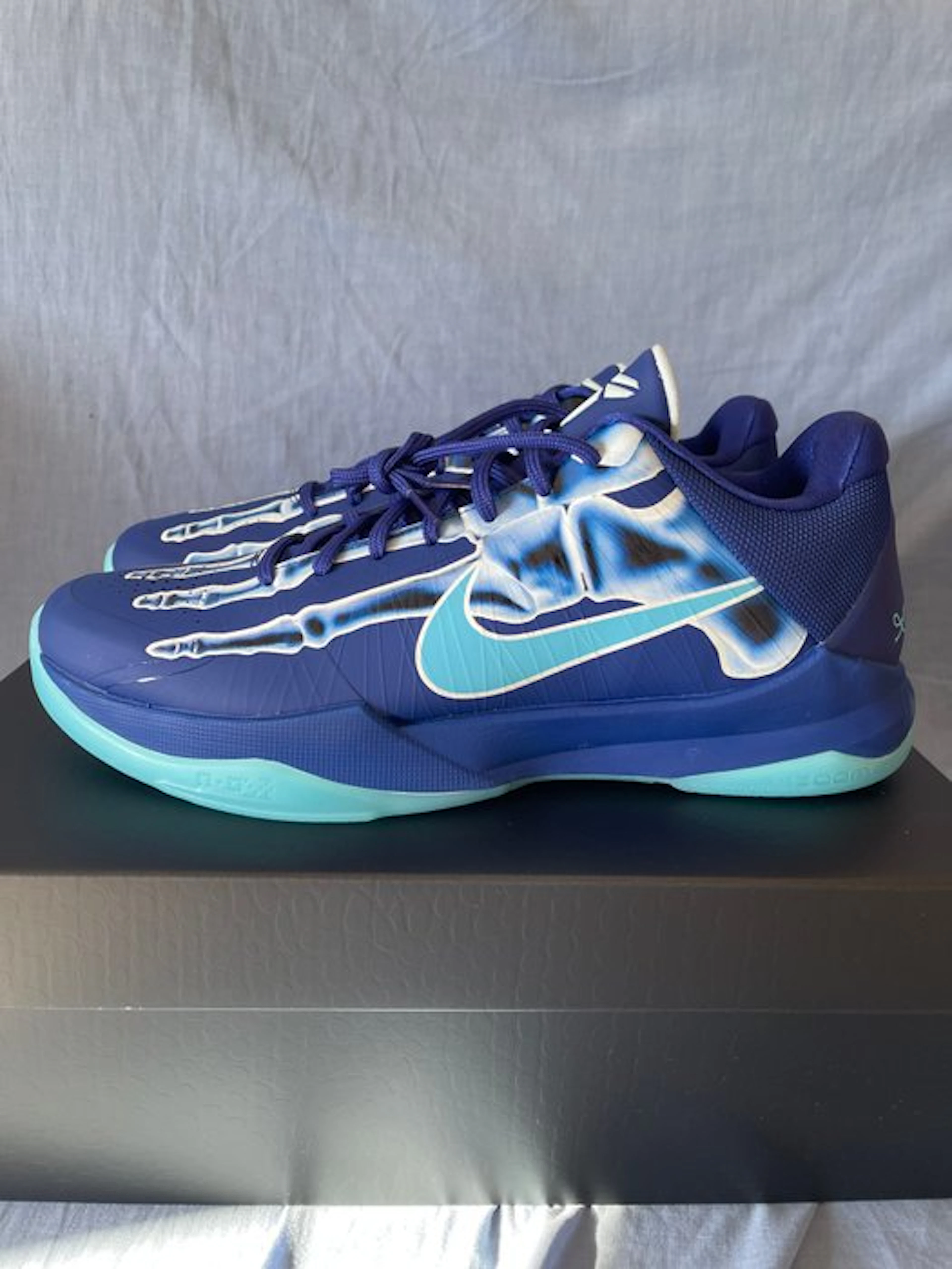 Nike - kobe - Sneakers - Size: EU 45 - New with tags