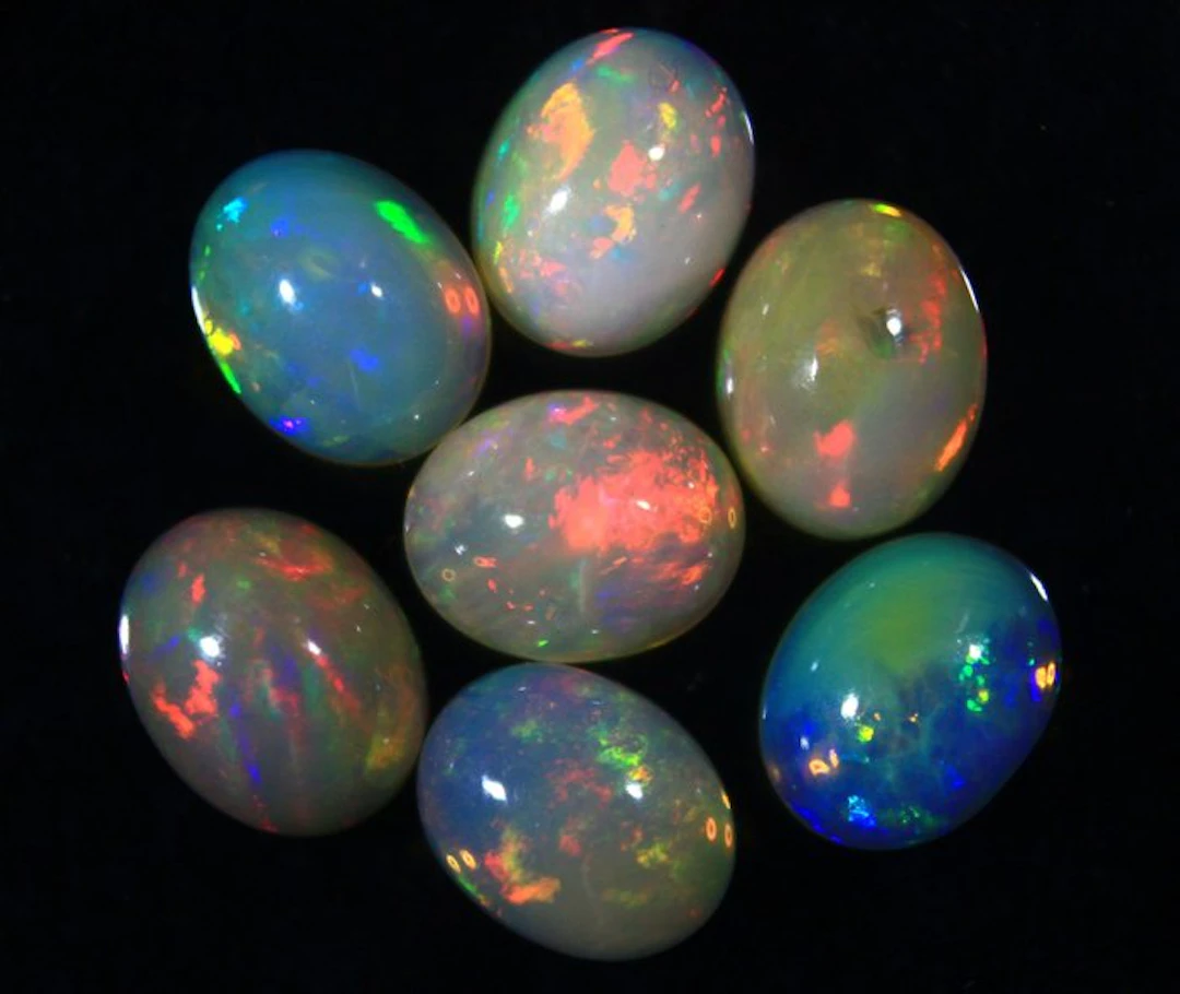 Ct. 13.20 Natural Ethiopian Opals Cabochon - Height: 10 mm - Width: