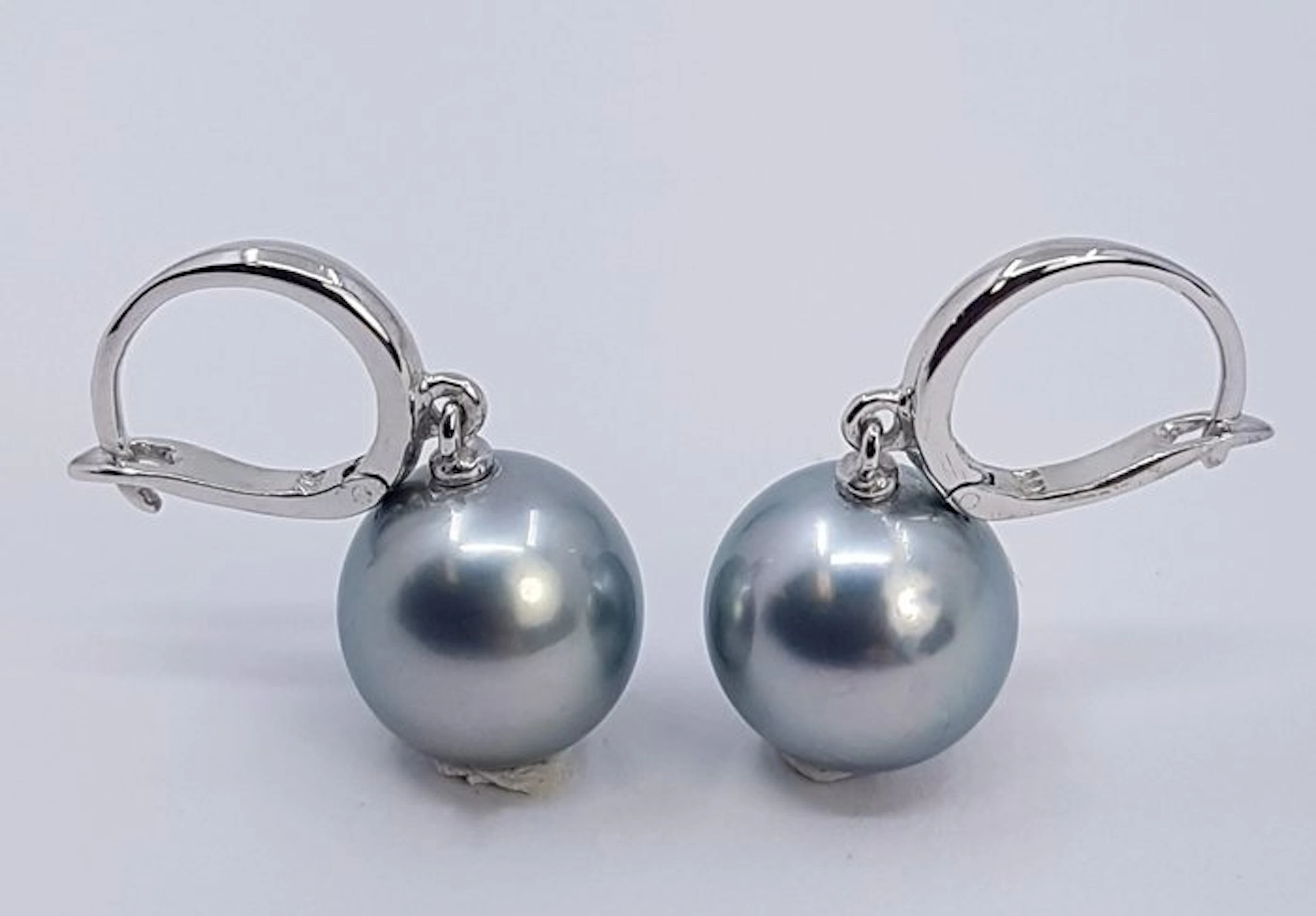 Earrings - 14 kt. White gold - 9x10mm Tahitian Pearls