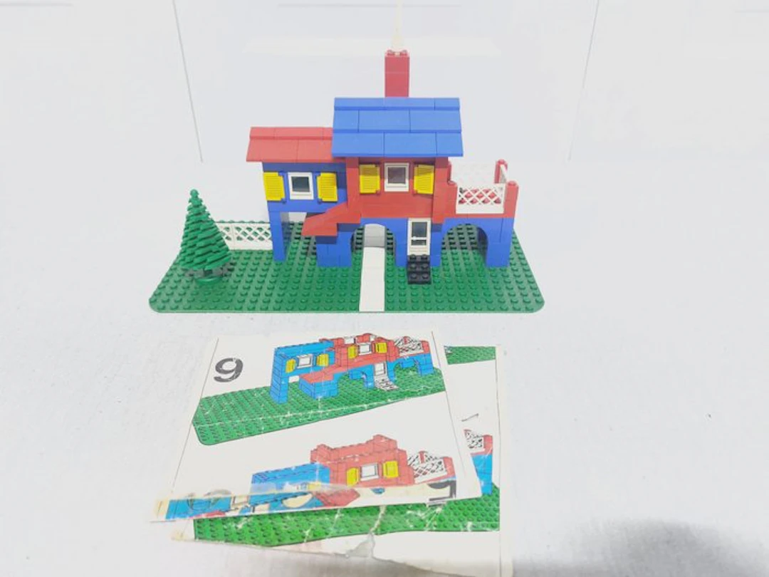 LEGO Set - 356 - Classic, Legoland - Swiss Villa uit 1972 met spar