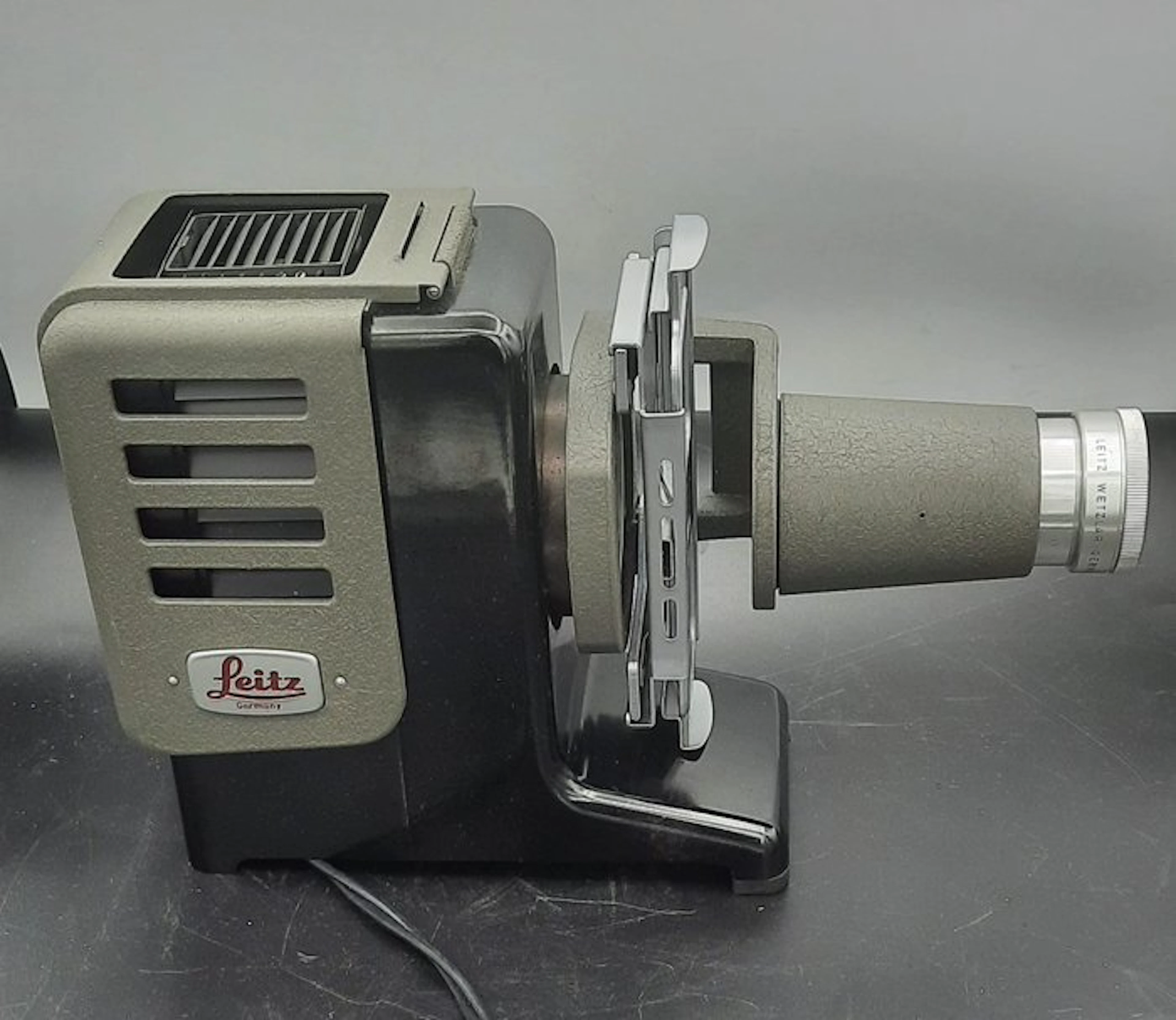 Leitz Prado 150 - met originele Doos Projector