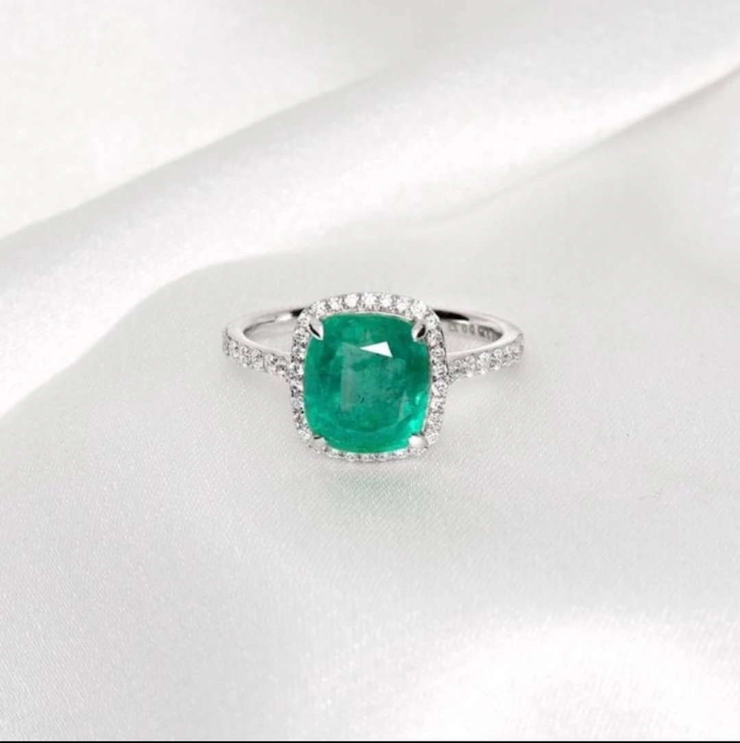 Ring - 14 kt. White gold - 3.25ct. tw. Emerald - Diamond - Emerald Ring