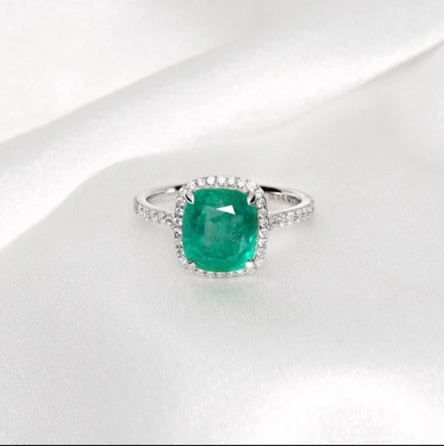 Ring - 14 kt. White gold - 3.25ct. tw. Emerald - Diamond - Emerald Ring