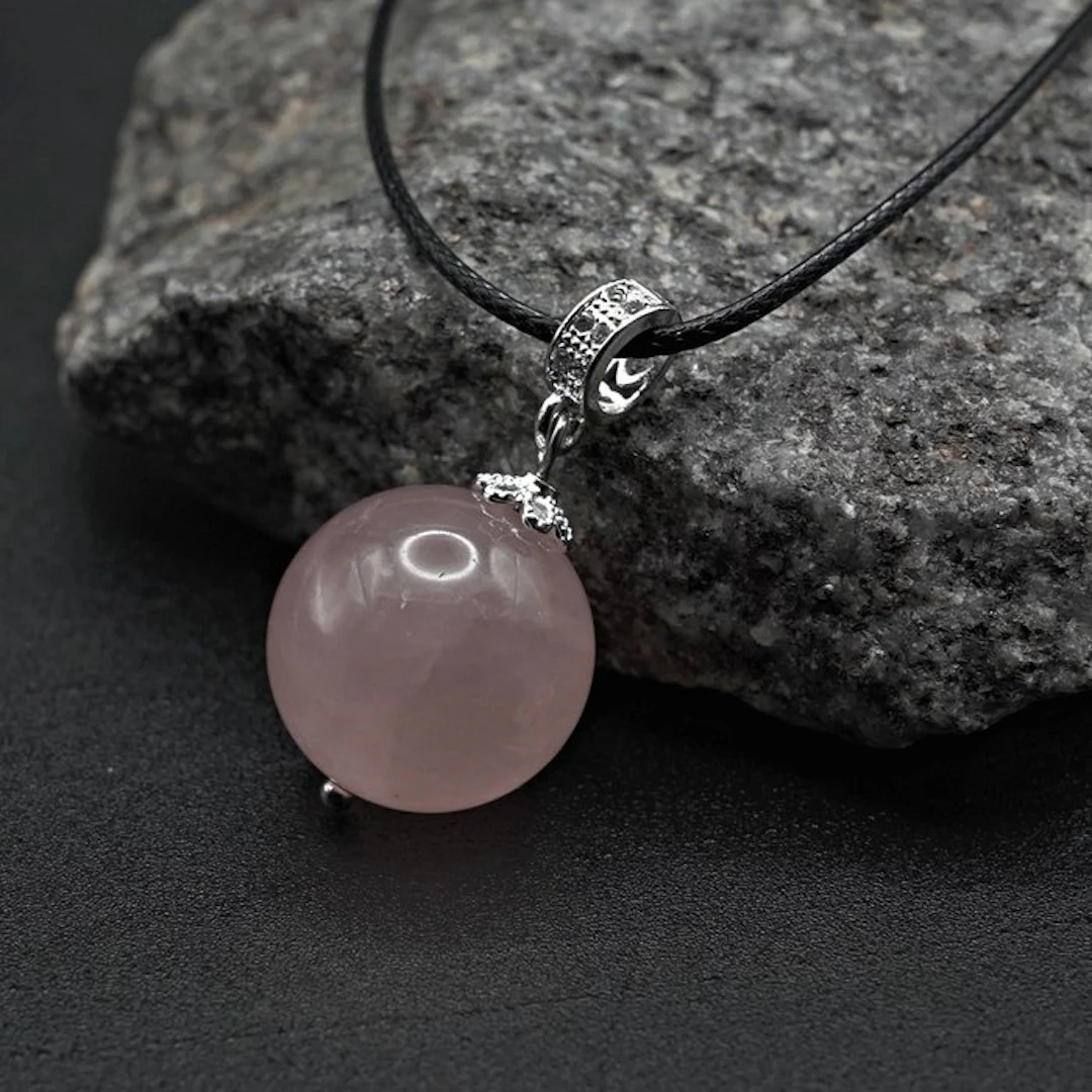 Natural Rose Quartz Pendant - Width: 16 mm- 7 g - (1)