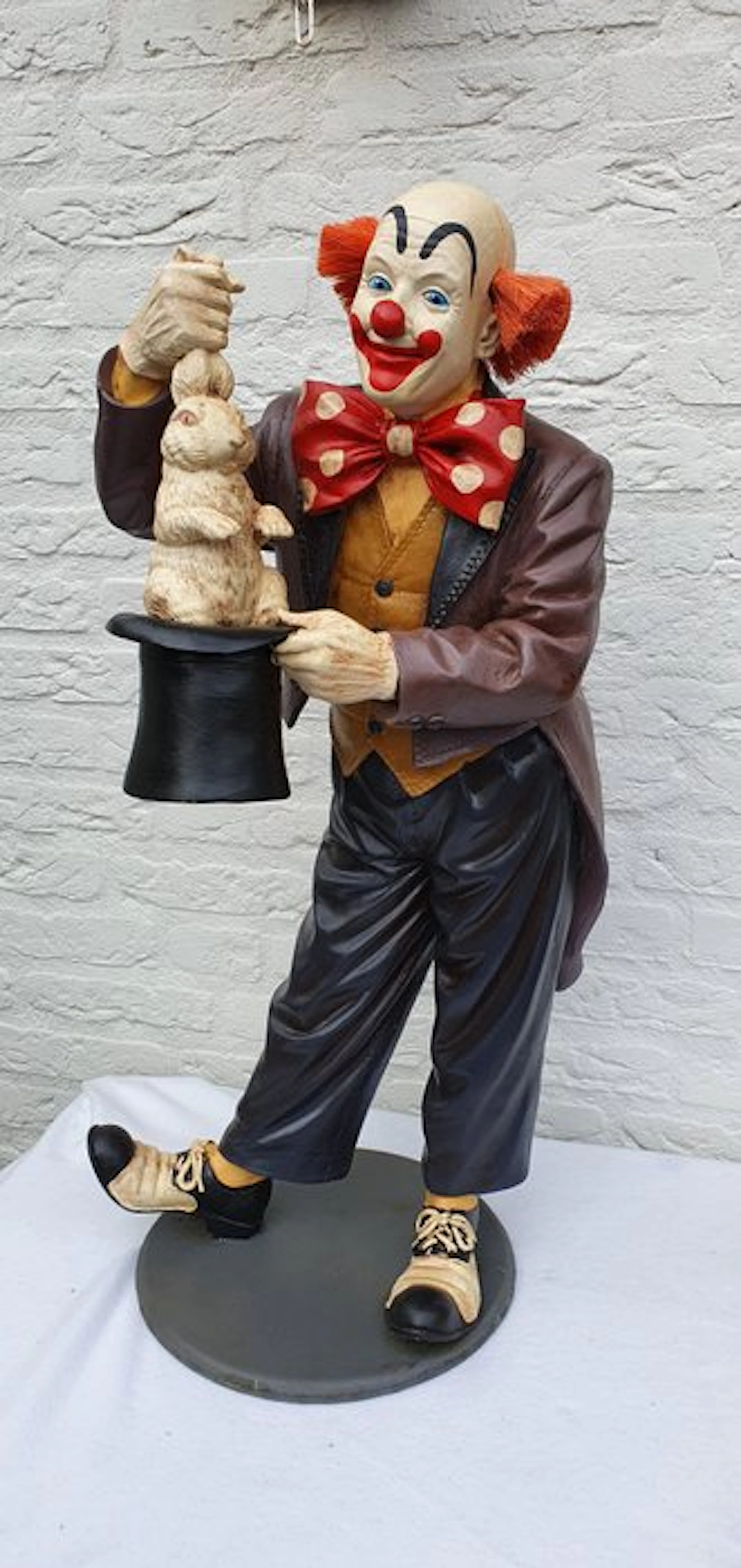 Jun Asilo - Jun Asilo - Statue