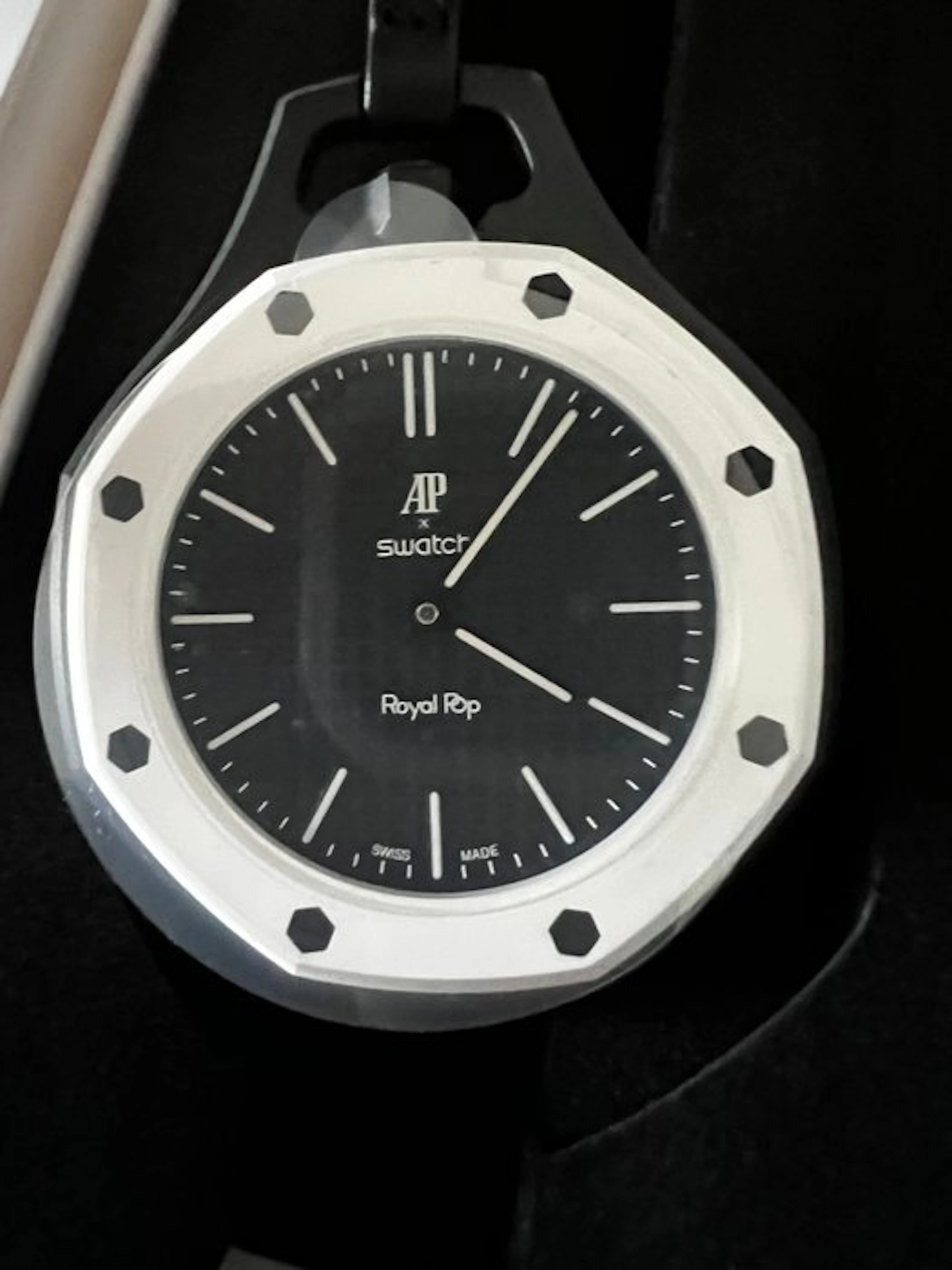 Swatch Royal Pop - royal pop - No reserve price - SSX03W101N - Unisex - 2026