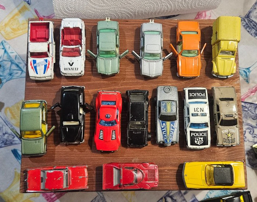 Model car (16)