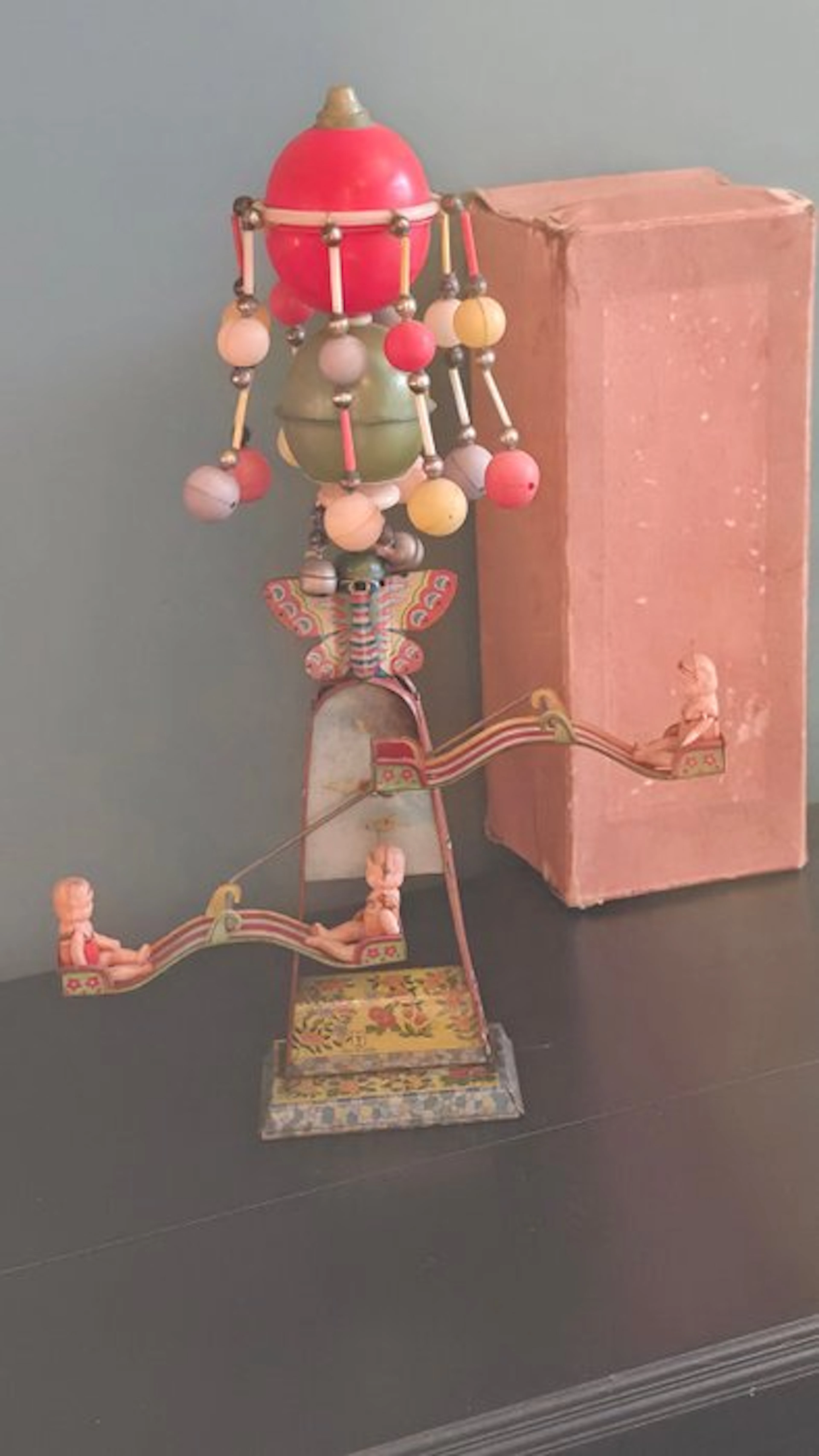 Yone - Tin toy - Mechanical Tin Toy With Figures, Boxed - 1900-1910 - Japan