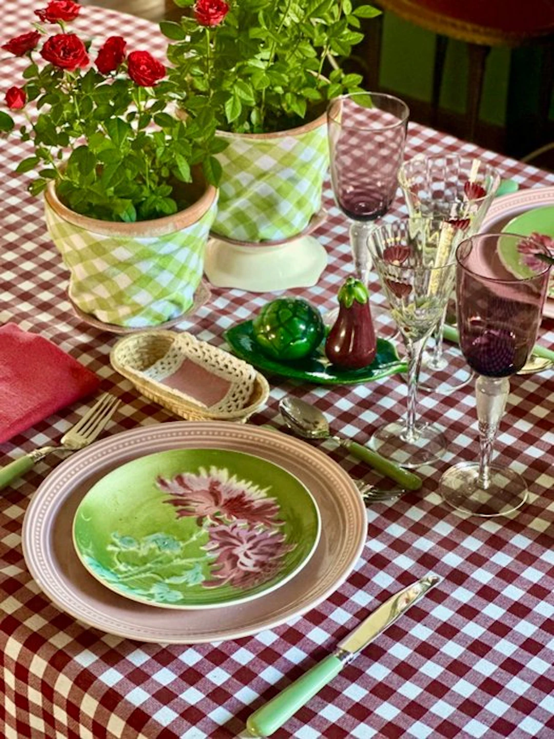 Provençal tablecloth in burgundy Vichy check for large tables