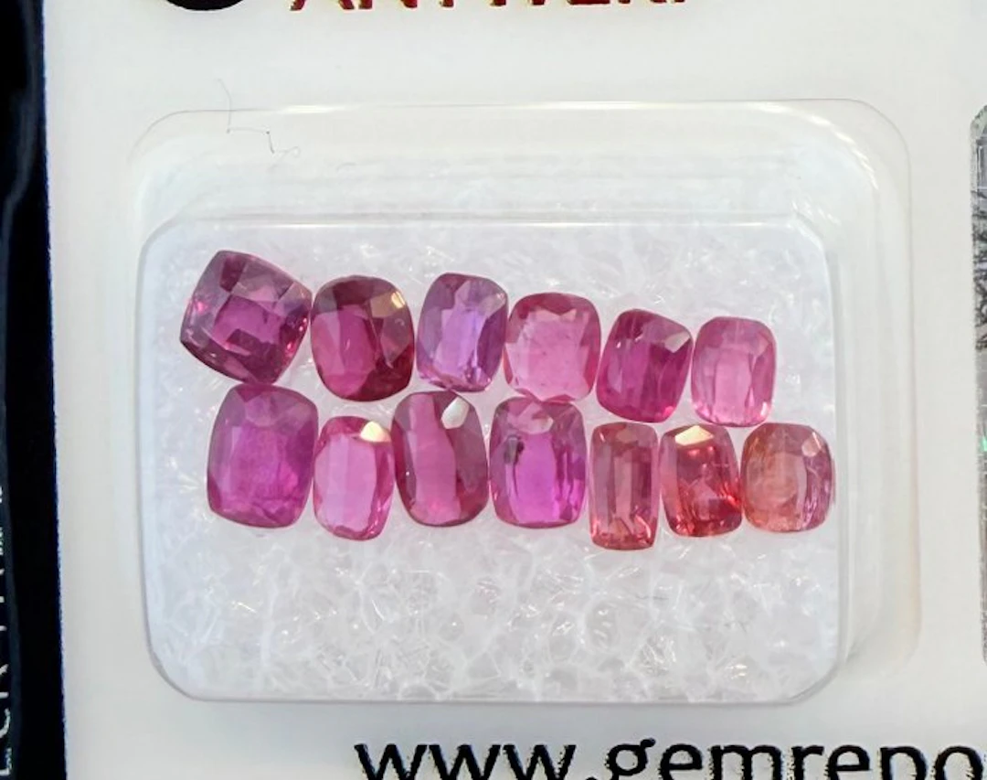 No reserve price Sapphire, Ruby - 3.02 ct - Gem Report Antwerp (GRA)