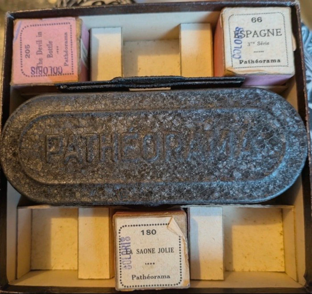 Pathe Pathéorama (Crystal Finish) in Original Box with 3 "Coloris" Films Viewer