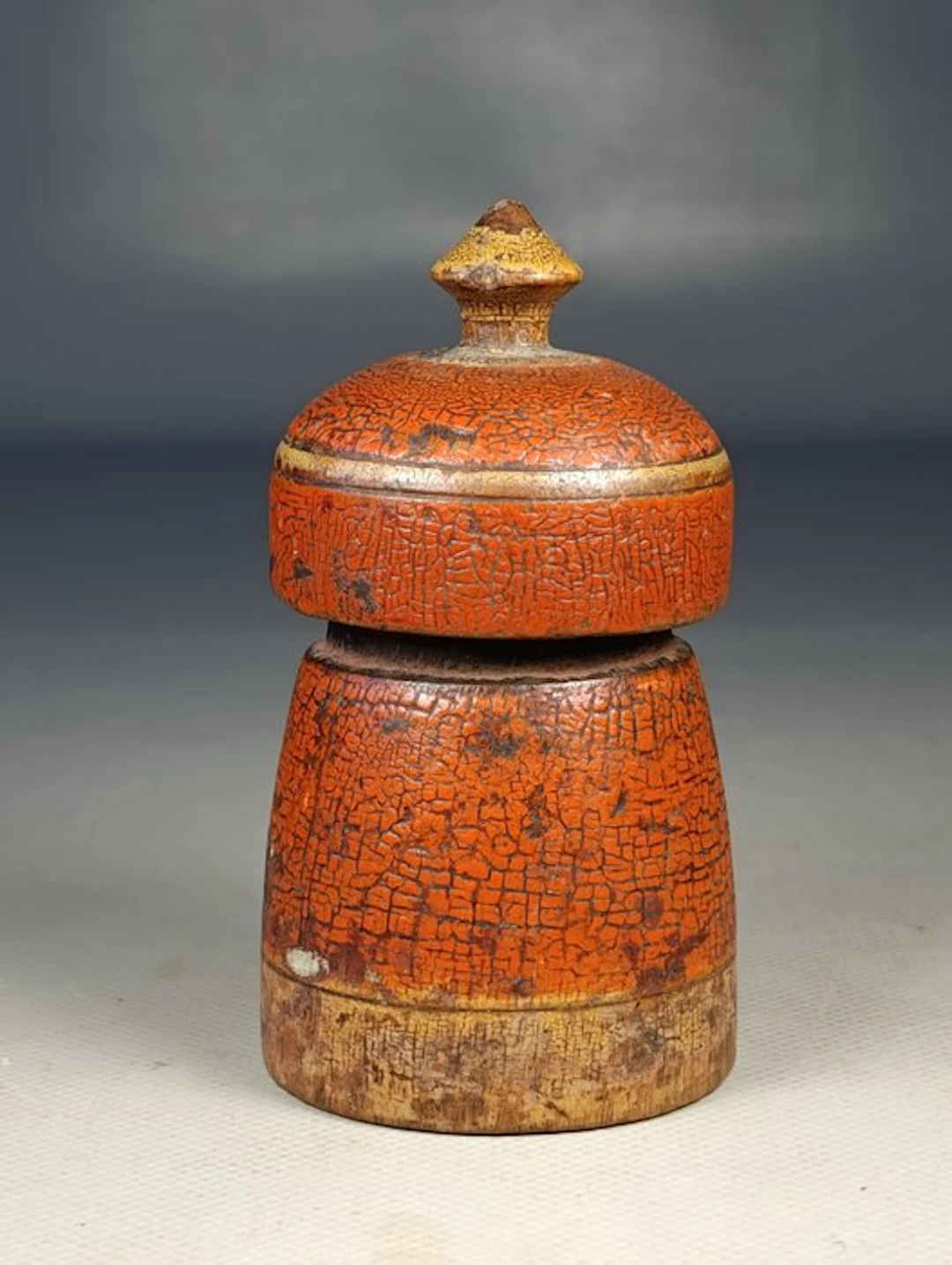 Box - India (Rajasthan) – Ancient opium/cosmetics box...