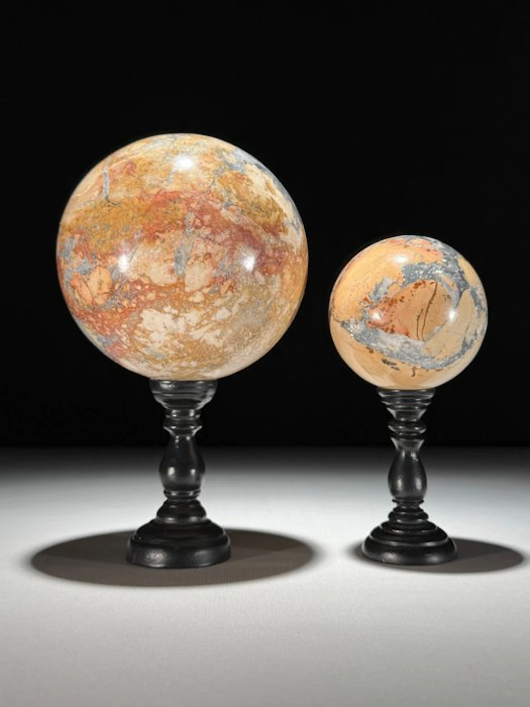 NO RESERVE PRICE - Beautiful Pair of Red Maligano Sphere...