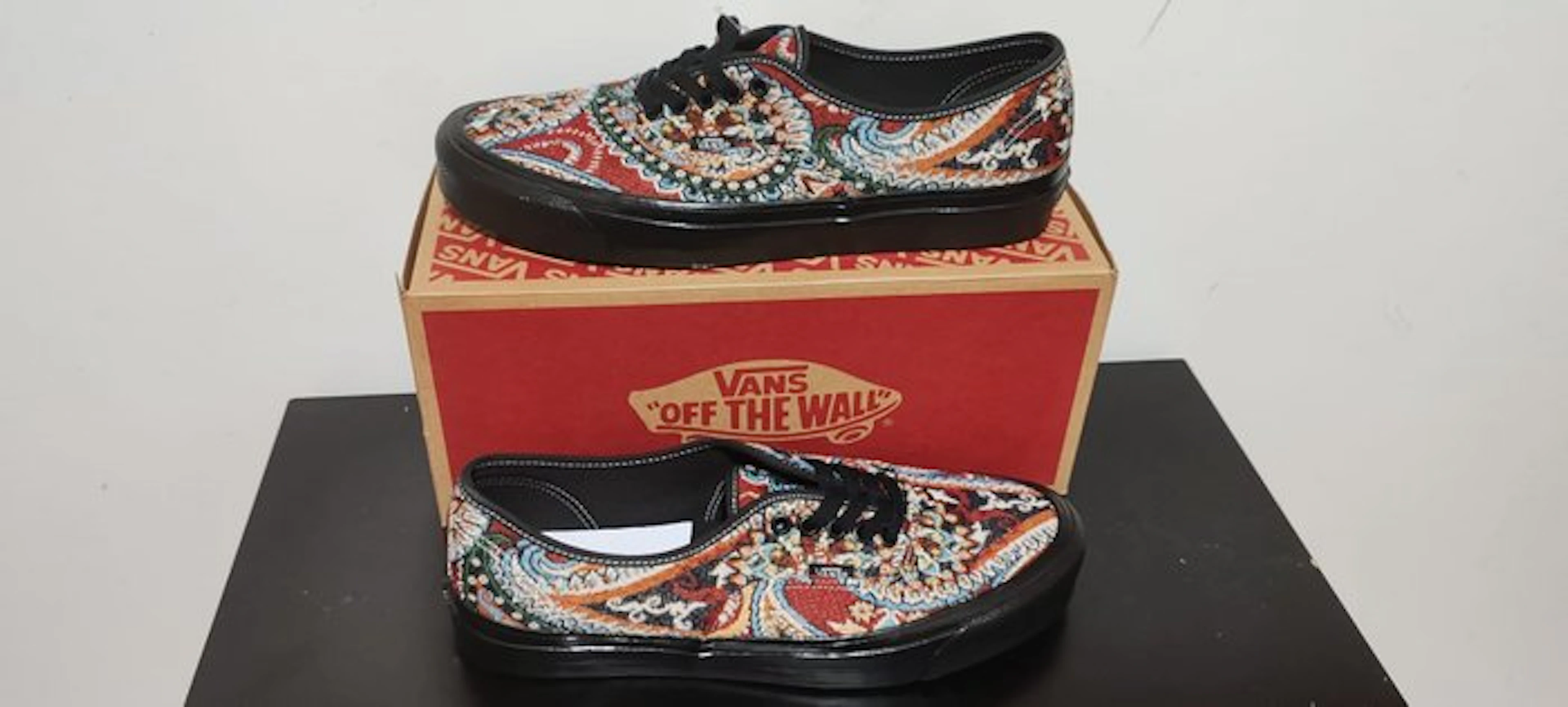 Vans - Low-top trainers - Size: EU 42 - New with tags