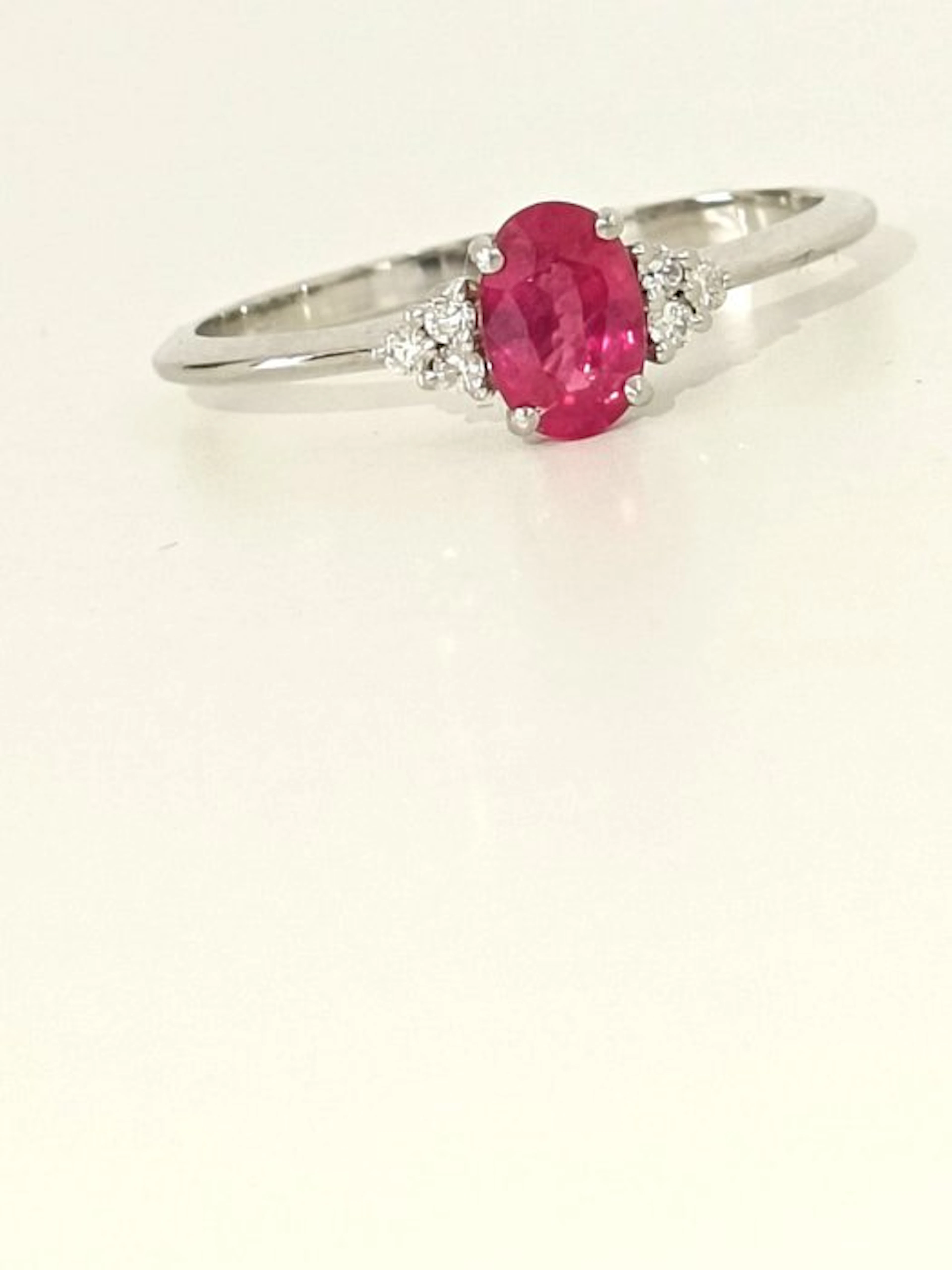 Ring - 18 kt. White gold Ruby - Diamond