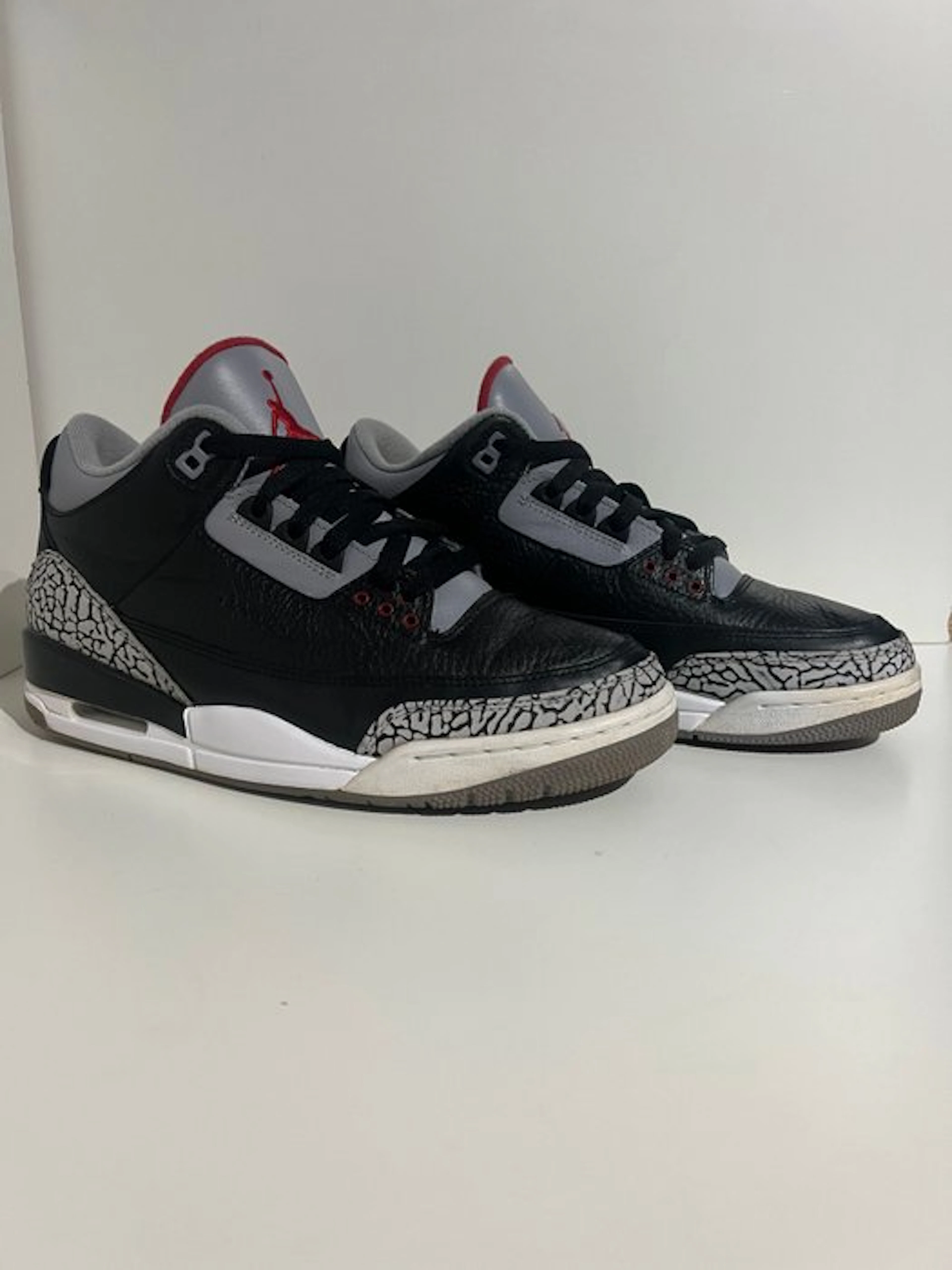 Nike - Air Jordan 3 Retro - Sneakers - Size: EU 42