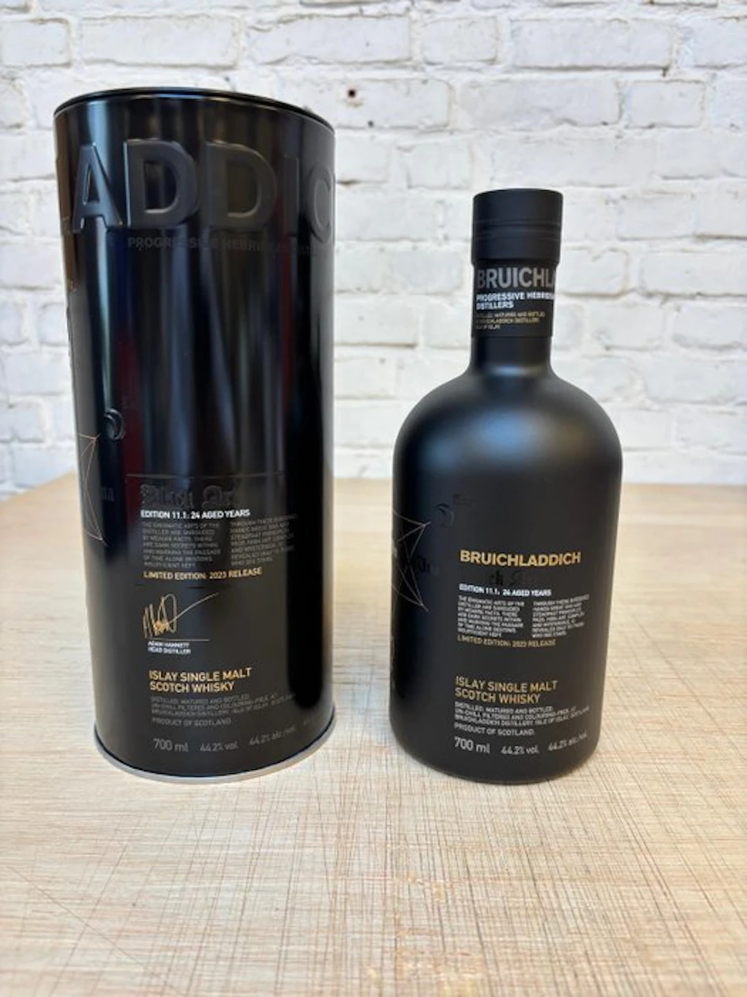 Bruichladdich 24 years old Black Art Edition 11.1 - Bruichladdich - b