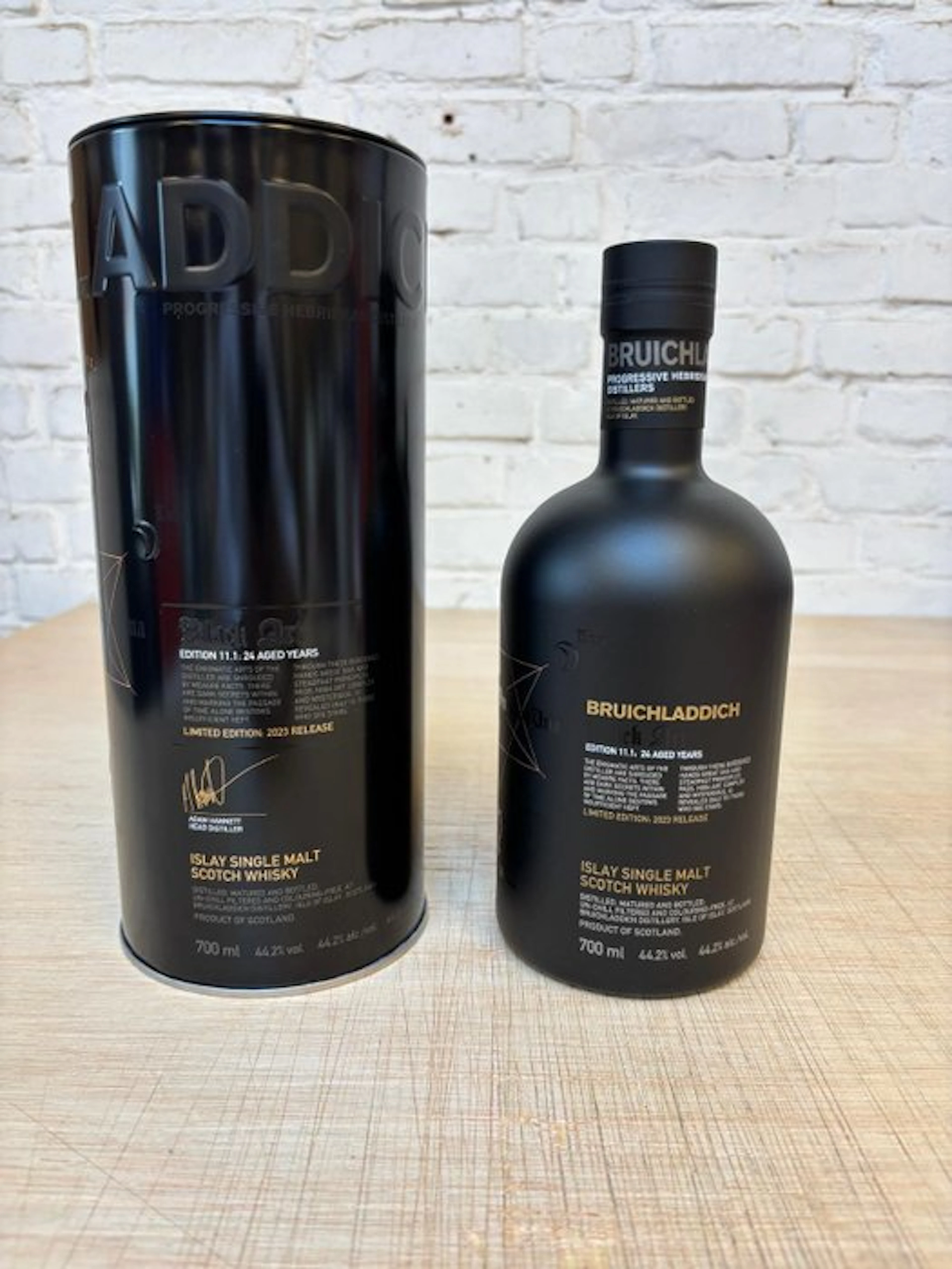 Bruichladdich 24 years old Black Art Edition 11.1 - Bruichladdich - b
