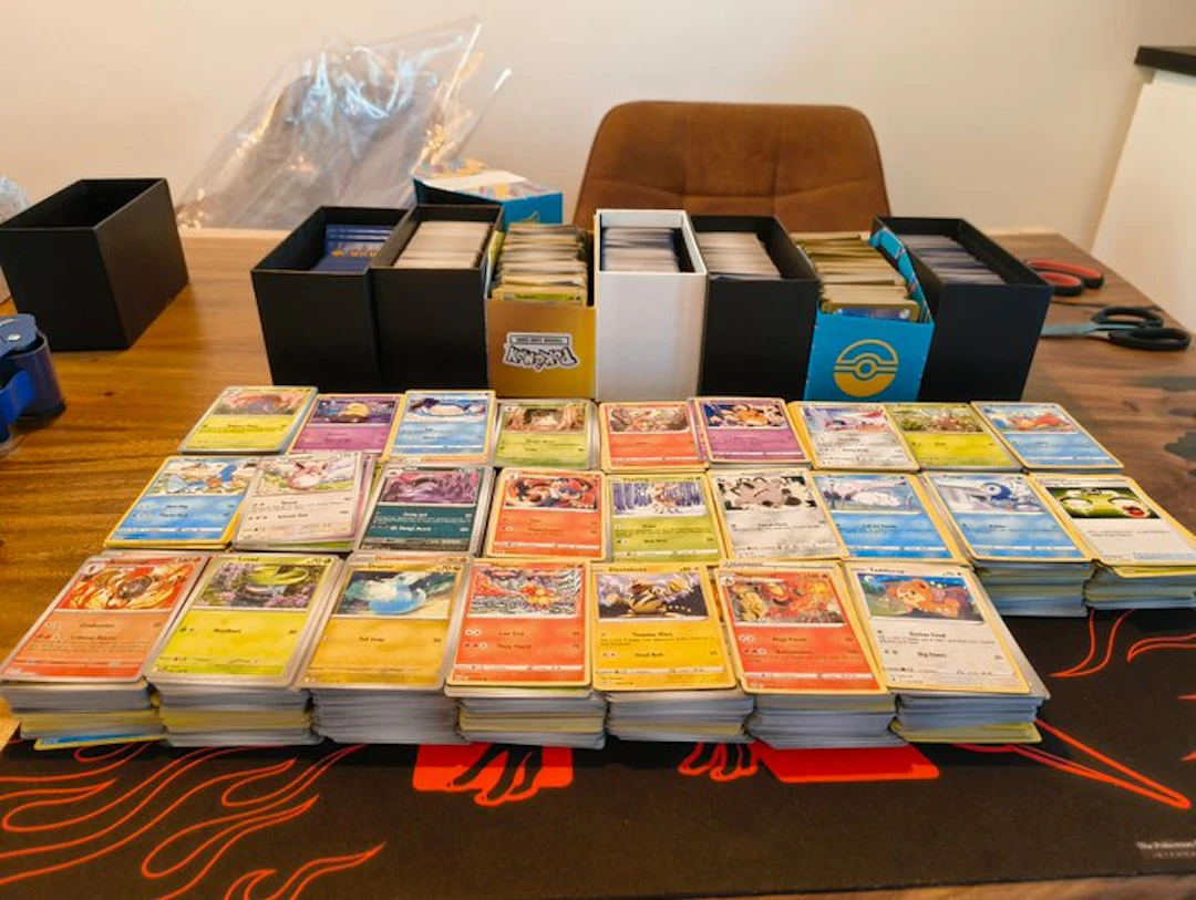 Pokémon - 2500 Bulk cards - Various sets
