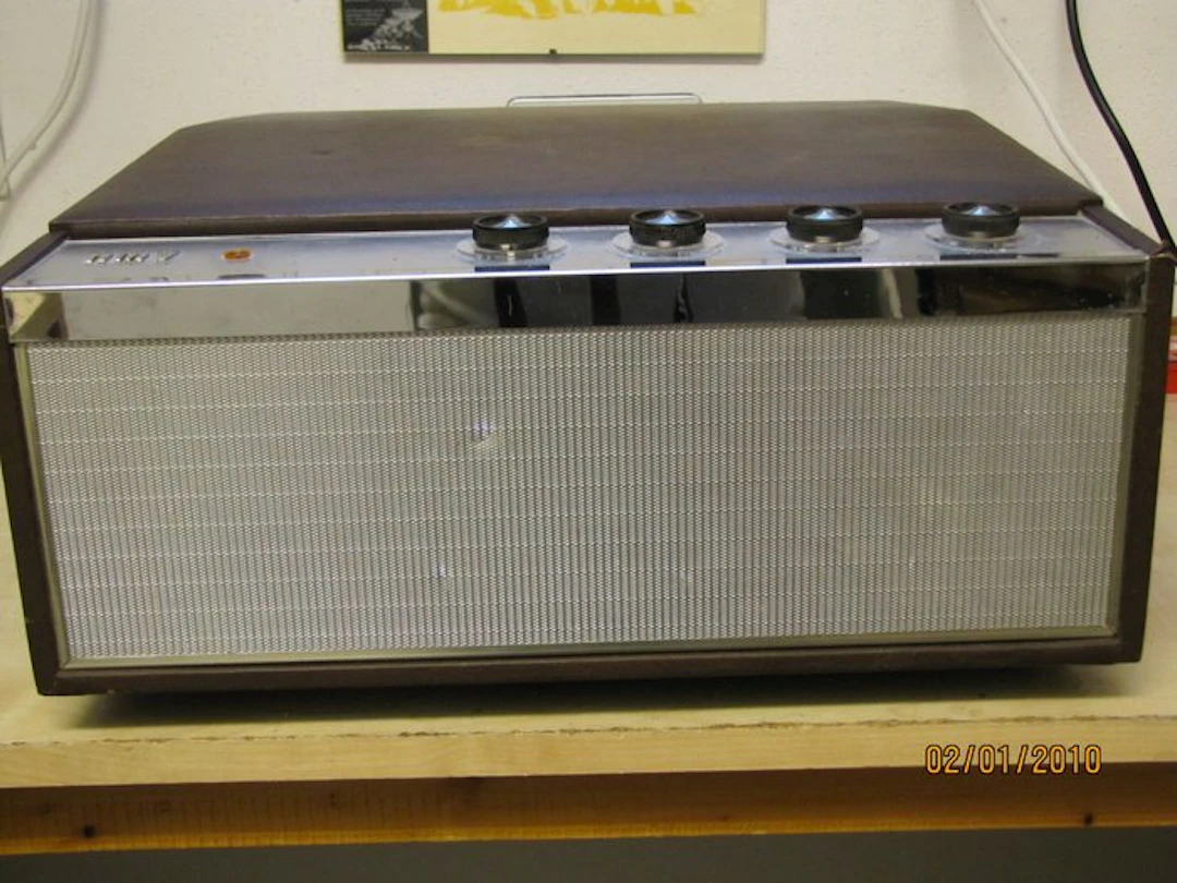 HMV, Behringer - Model 2012 Record player