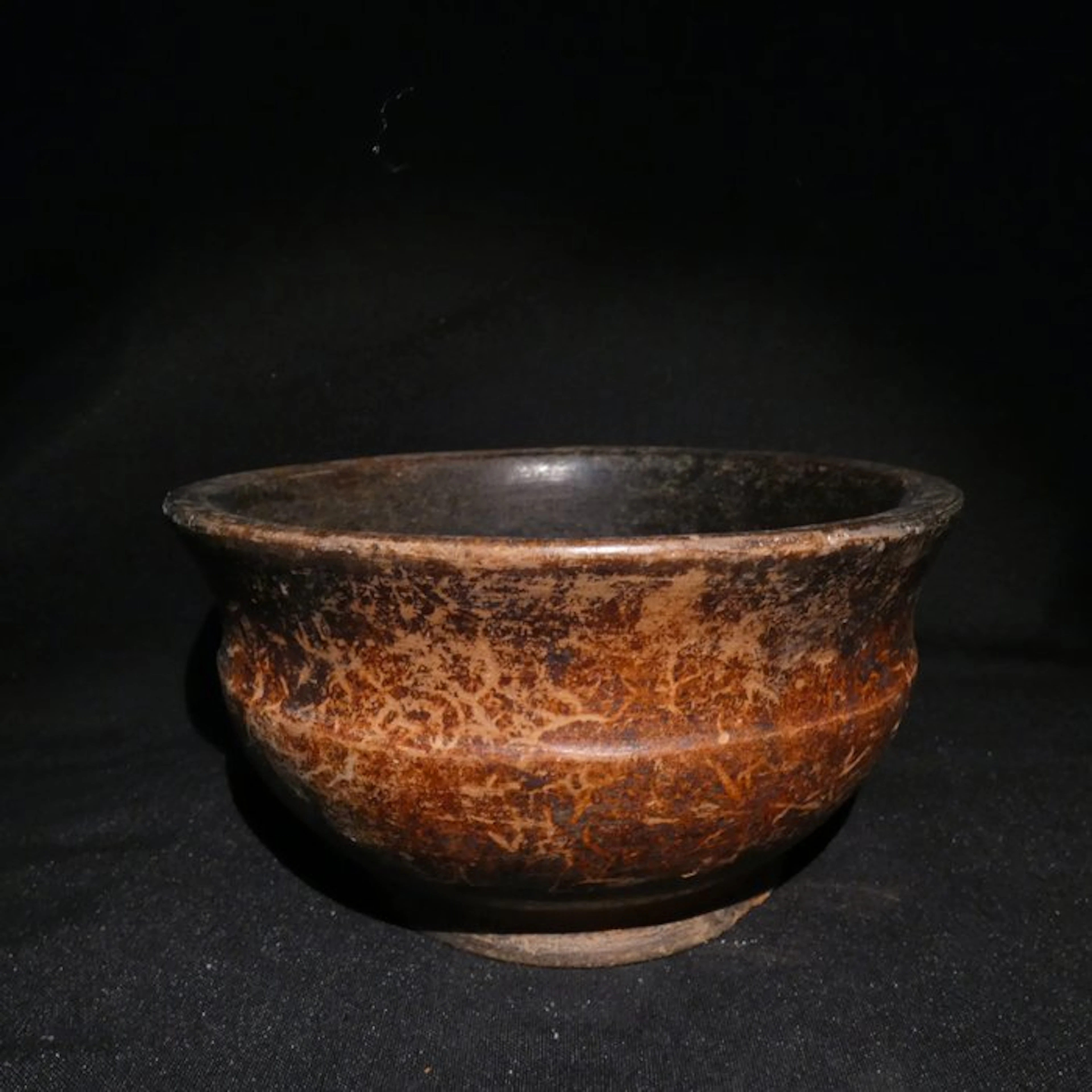 Maya, Terracotta Bowl. 19 cm D. Spanish Import License. 250 - 900 AD