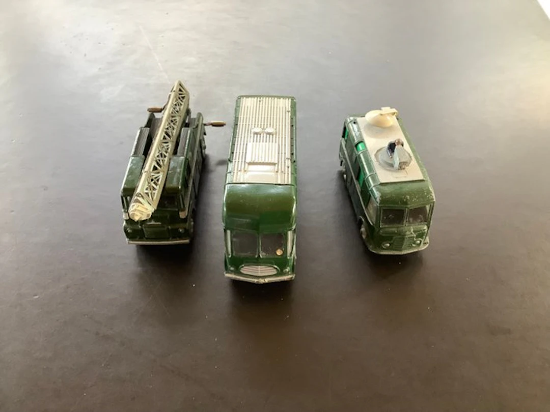 Dinky Toys 1:43 - Model car (3) - BBC Television Service bussen.