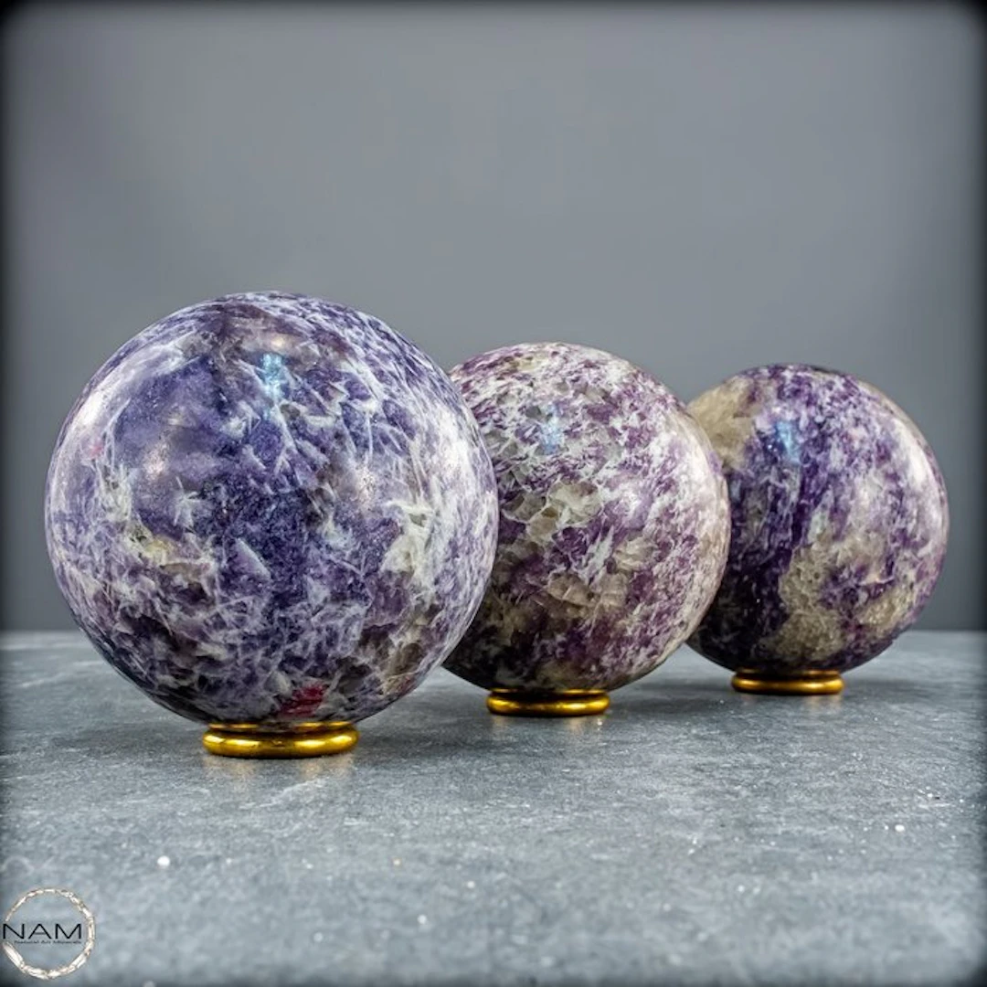 Unicorn Stone Sphere Set – Three fascinating spheres in...