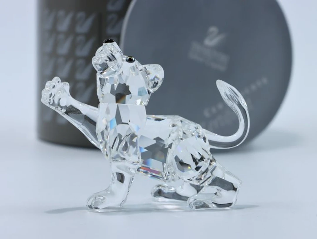 Swarovski - Figure - Swarovski - Leeuwenjong (Boxed + certificate) - Crystal