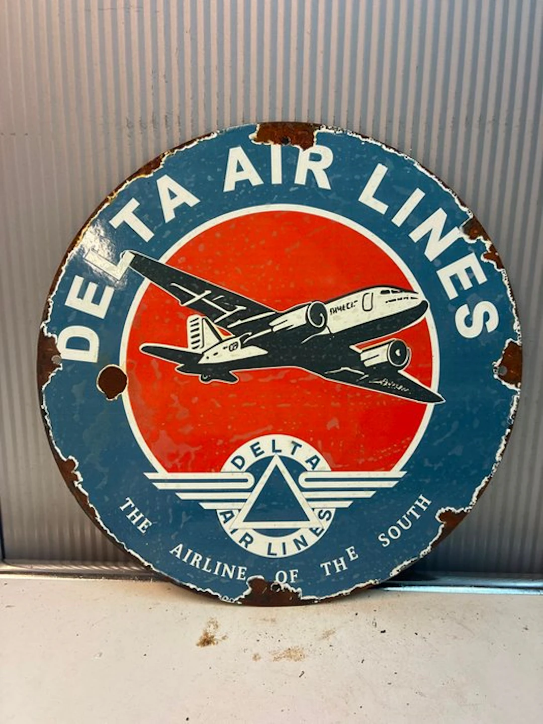 Delta Air Lines – Klassiek Vliegtuig – Rond emaille...