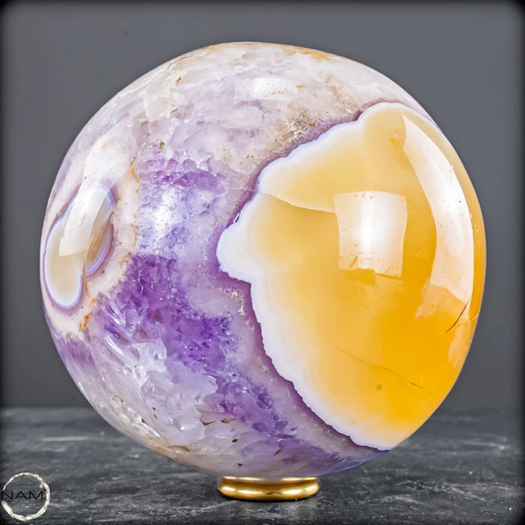 Spectacular amethyst Orca agate sphere – an extraordinary...
