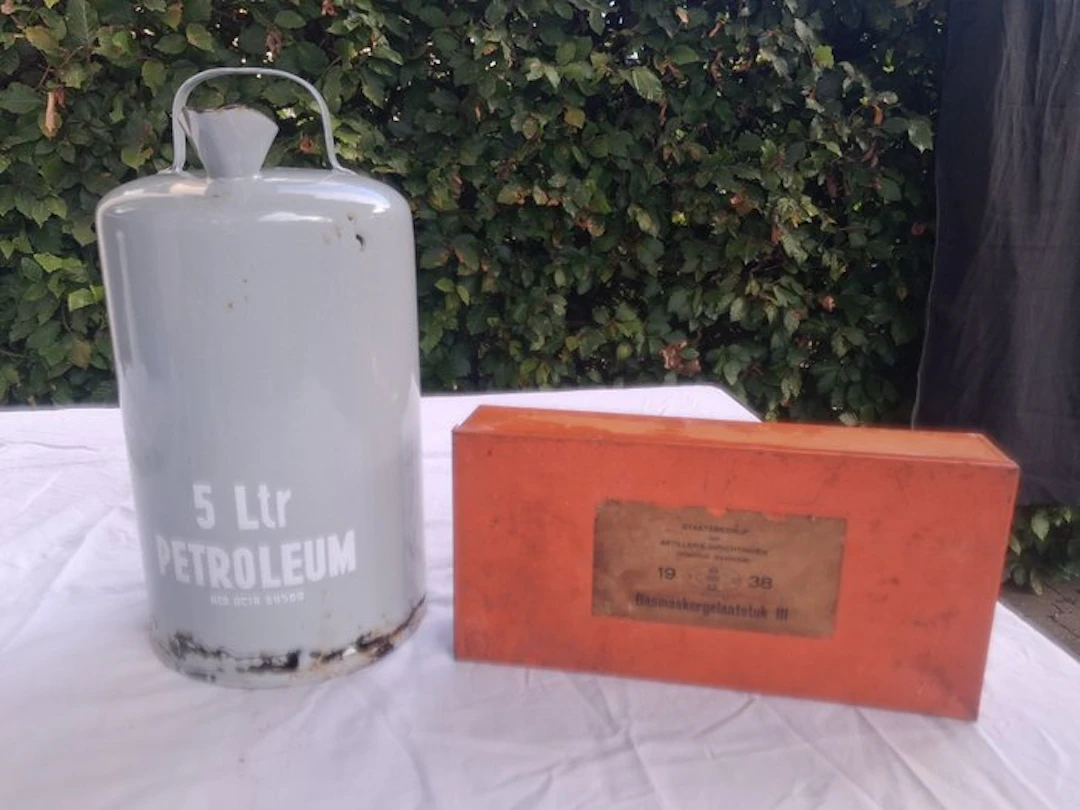 Netherlands - Storage box for a Gas Mask Facepiece III