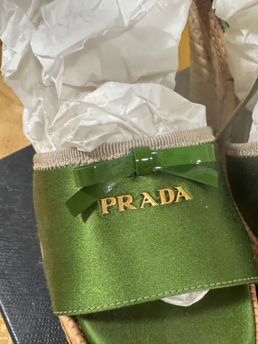Prada - Heeled shoes - Size: EU 40