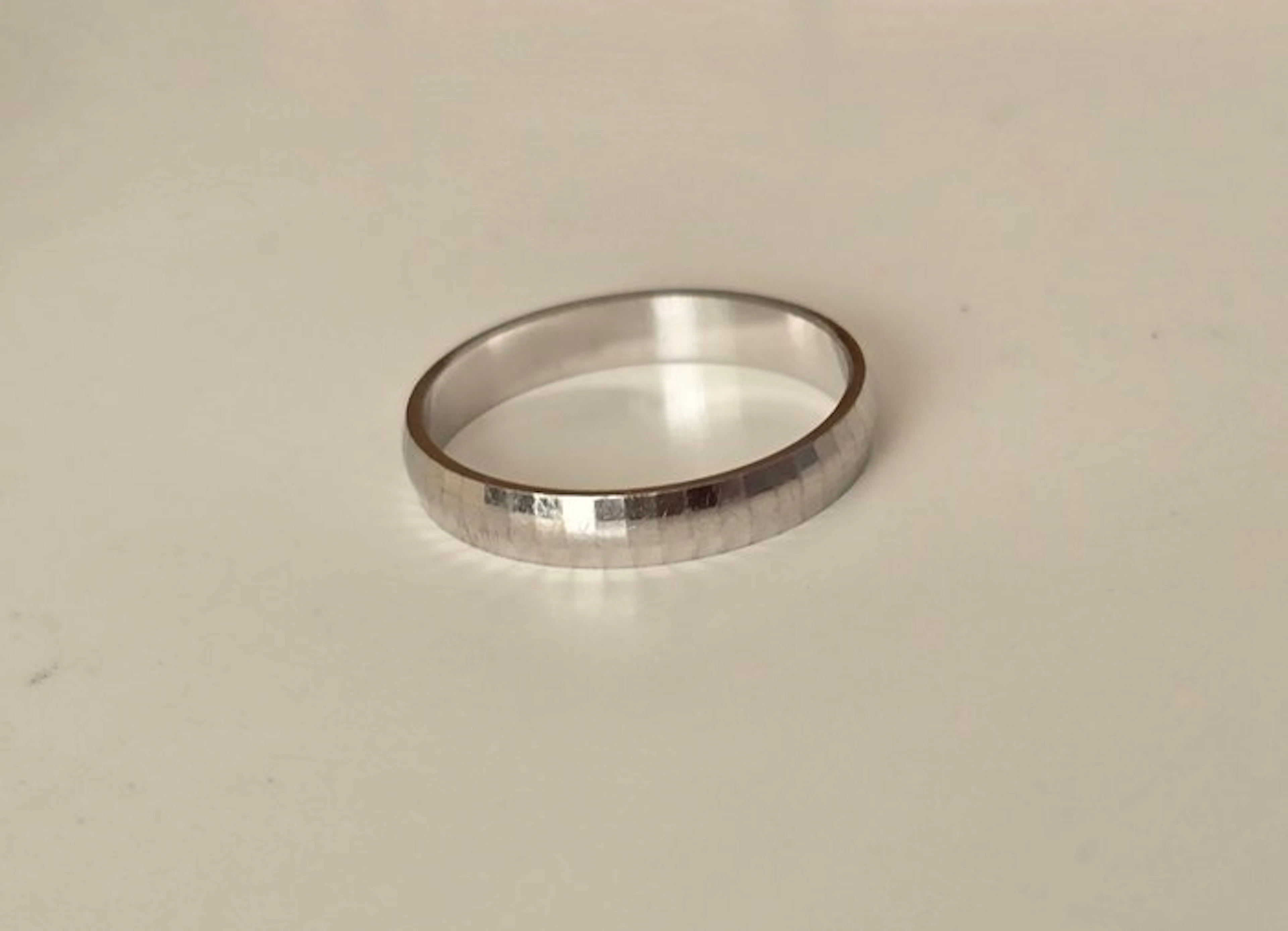 Ring - 18 kt. White gold