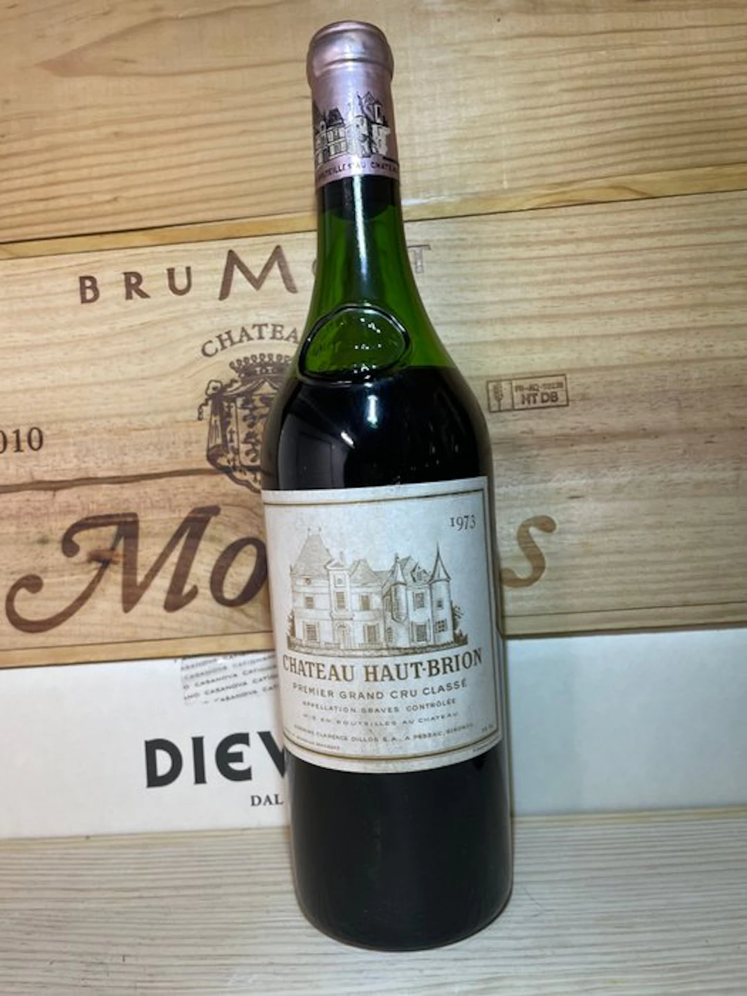 1973 Chateau Haut-Brion - Pessac-Léognan 1er Grand Cru Classé - 1