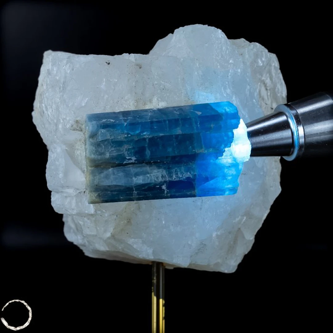 Large Intense Blue Aquamarine Crystal on Stand, Untreated- 1827.18 g