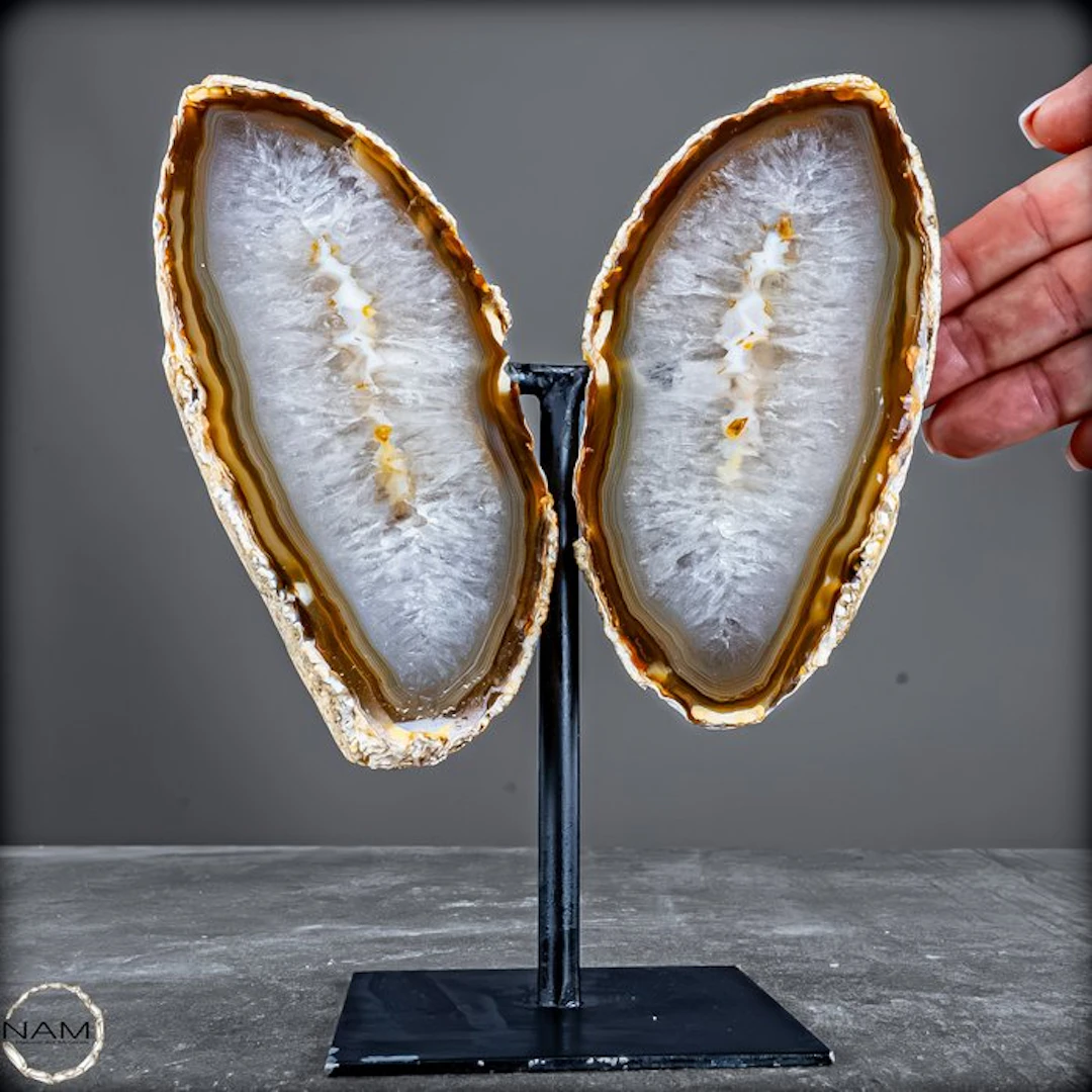 Agate druzy wings on a metal stand – Elegant natural work...